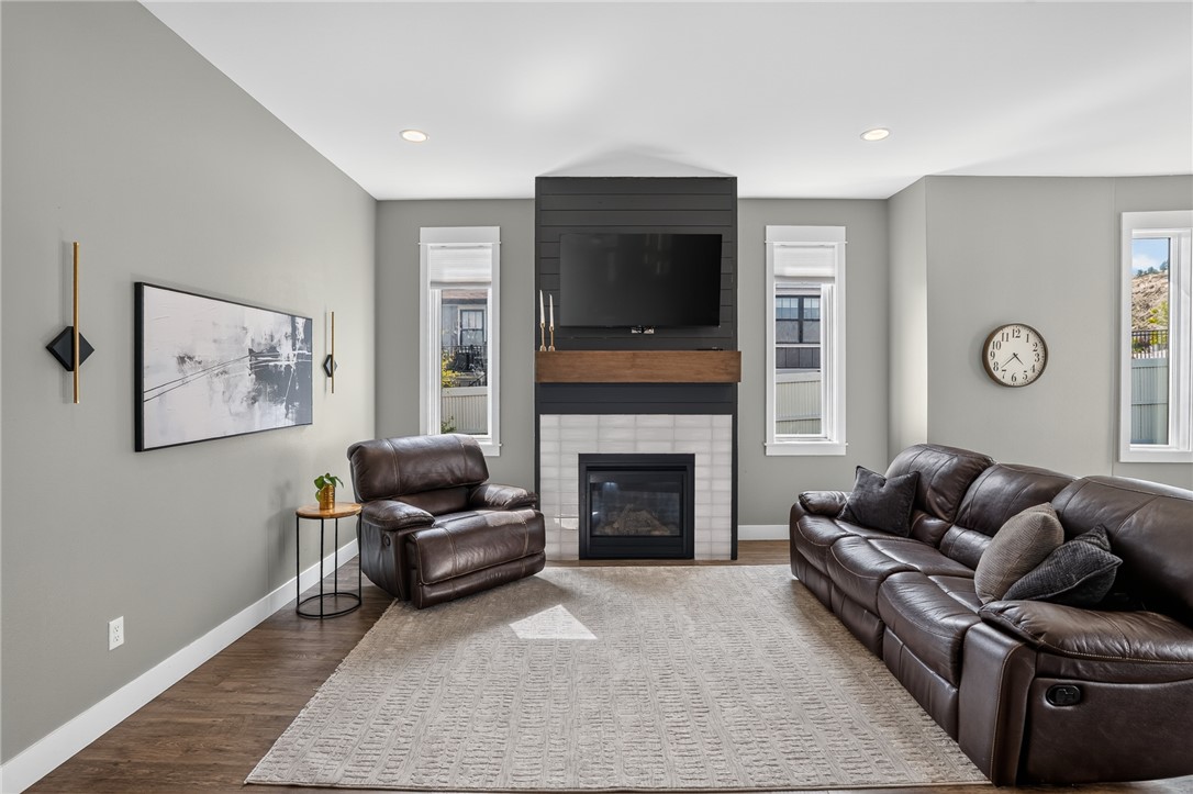 3128 Peregrine Lane