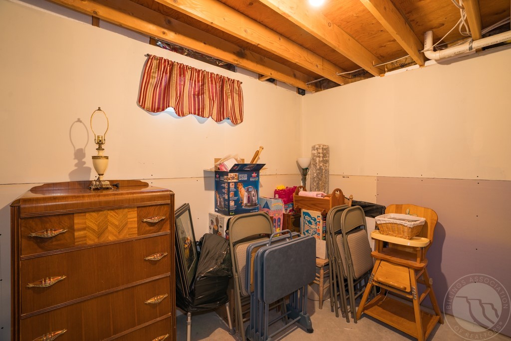 Billings, Montana 59105, United States, 4 Bedrooms Bedrooms, ,3 BathroomsBathrooms,Residential,Pending,23262