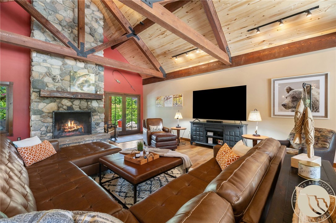 8 Rock Creek Circle