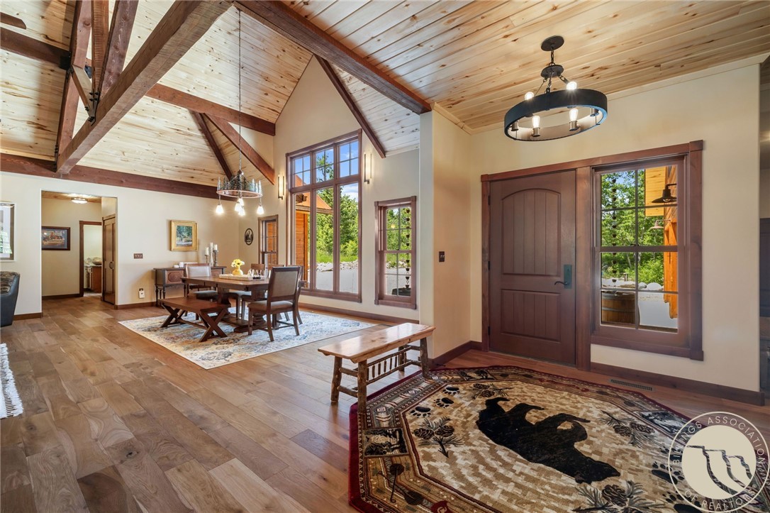 8 Rock Creek Circle