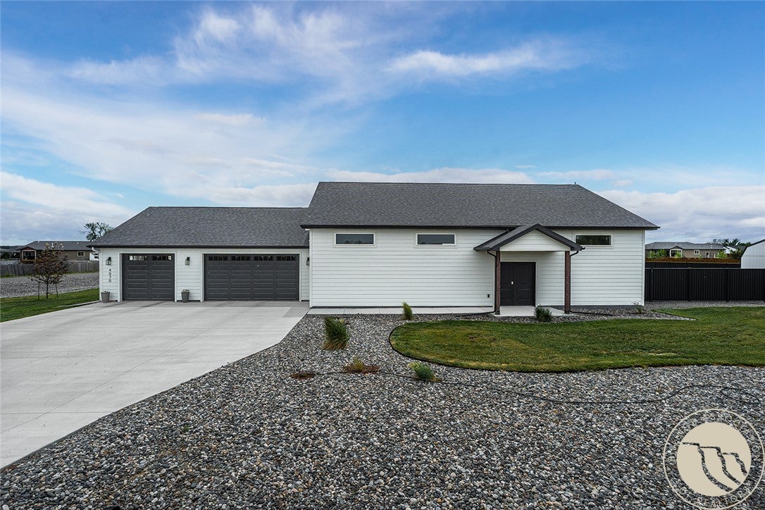 4070 Deer Trail