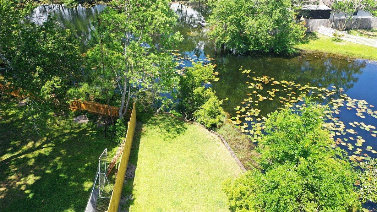 CRYSTAL LAKE ESTATES - Residential