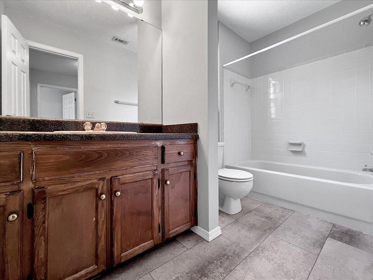 CRYSTAL LAKE ESTATES - Residential