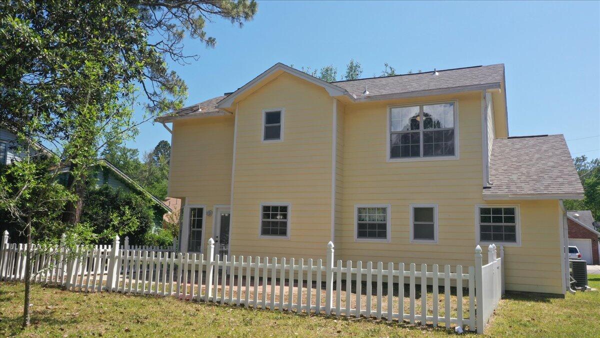 CRYSTAL LAKE ESTATES - Residential