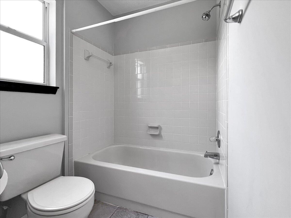 CRYSTAL LAKE ESTATES - Residential