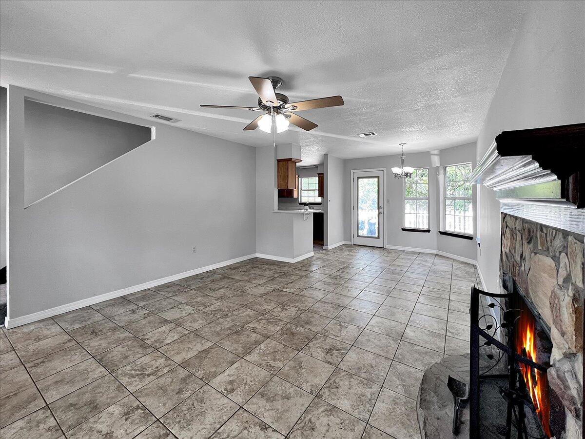 CRYSTAL LAKE ESTATES - Residential