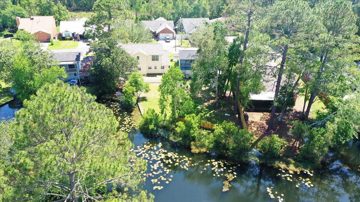 CRYSTAL LAKE ESTATES - Residential