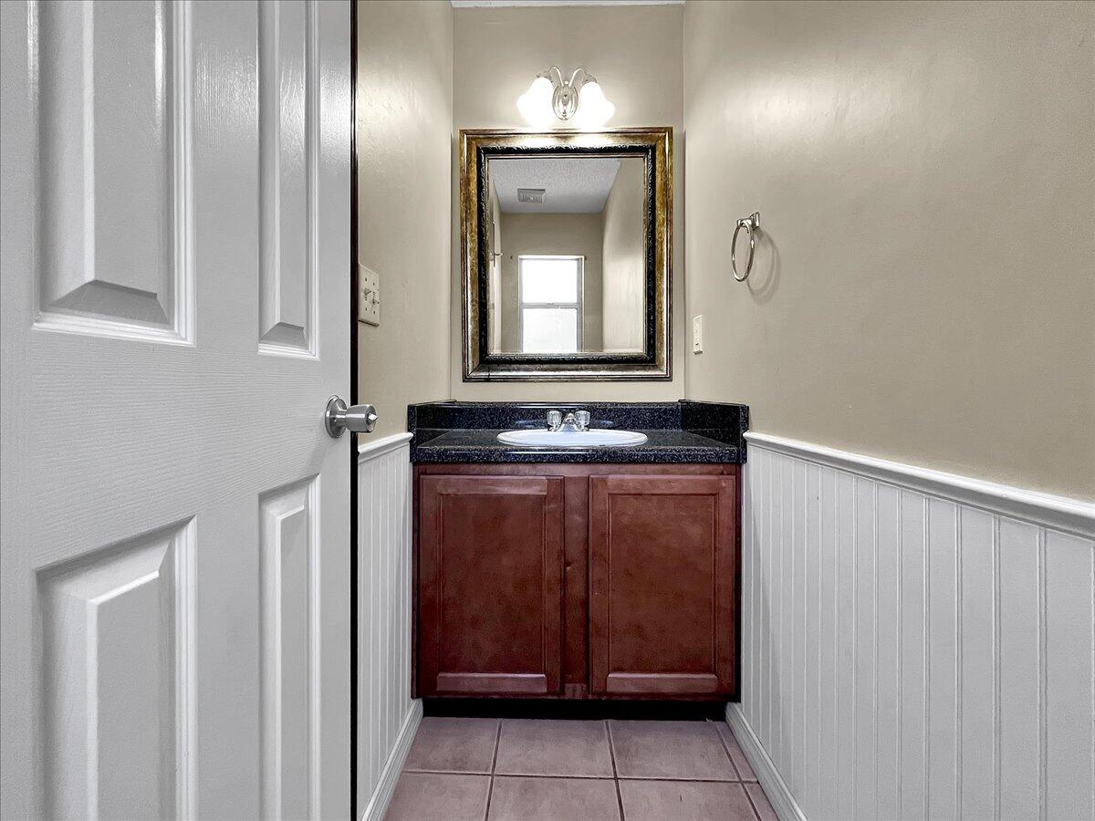 CRYSTAL LAKE ESTATES - Residential