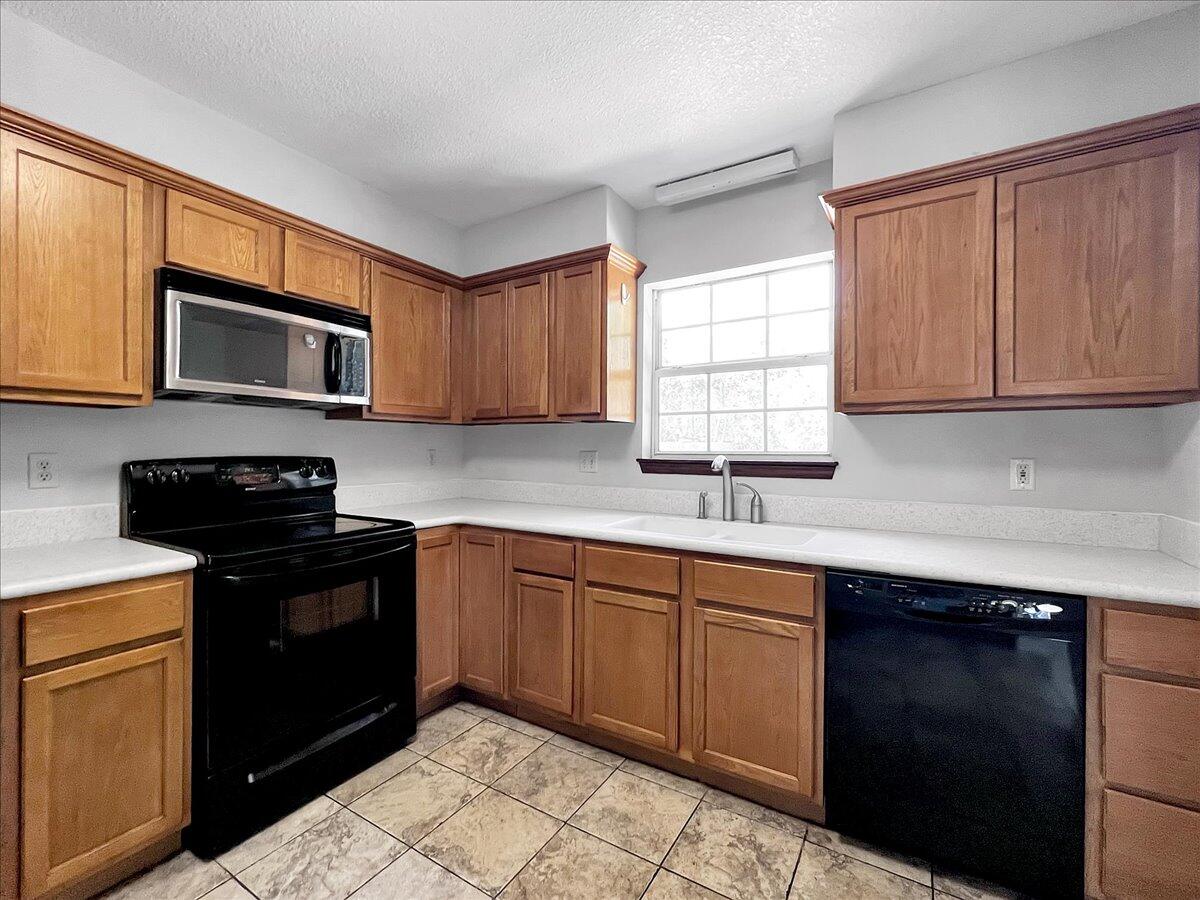 CRYSTAL LAKE ESTATES - Residential