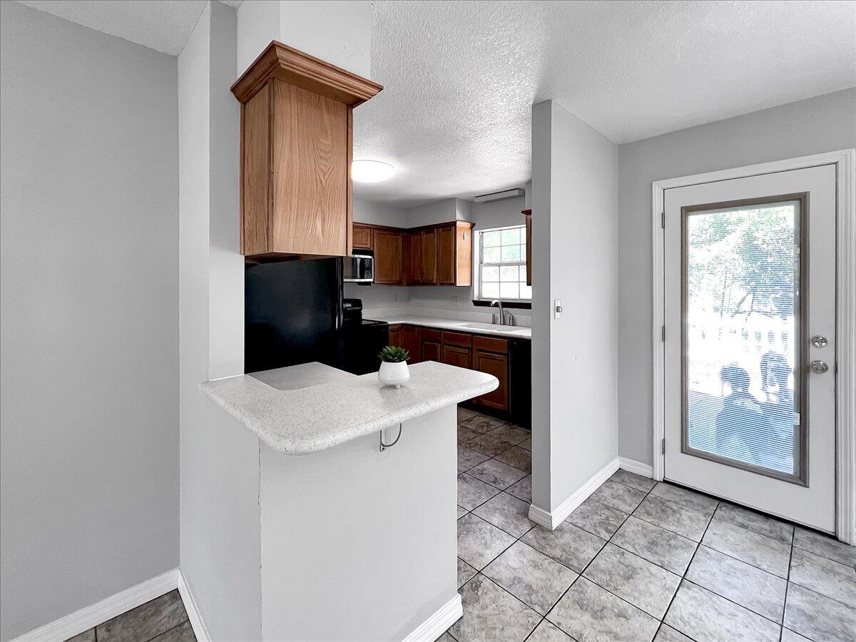 CRYSTAL LAKE ESTATES - Residential