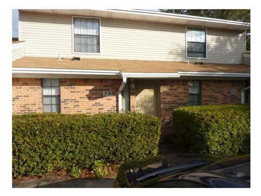 SPACIOUS 2 BEDROOM TOWNHOUSE! WASHER DRYER CONNECTION, BREAKFAST BAR, ADDITIONAL STORAGE ON BACK PATIO. SORRY, NO PETS AND NO SMOKING.