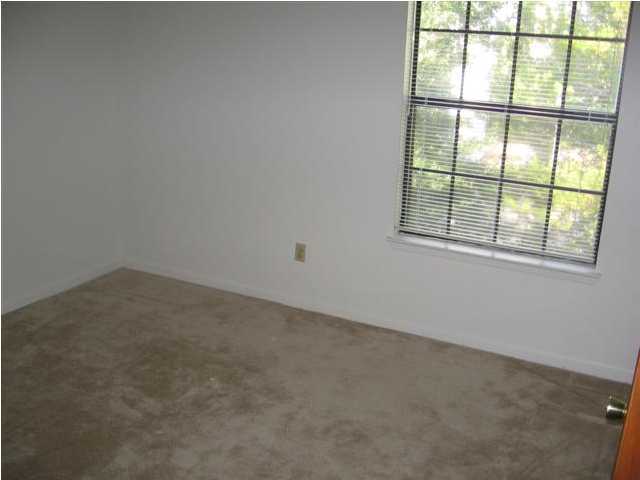 CLASSIC MANOR - Residential Lease