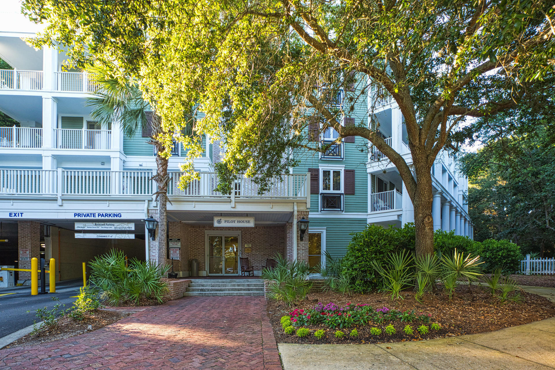 Pilot House - Residential