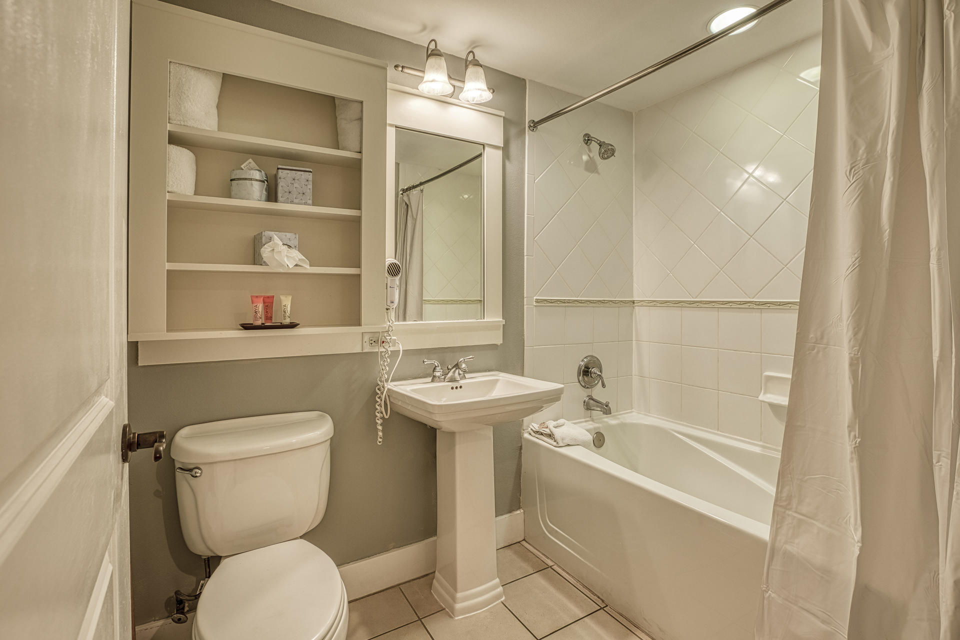 Pilot House - Residential