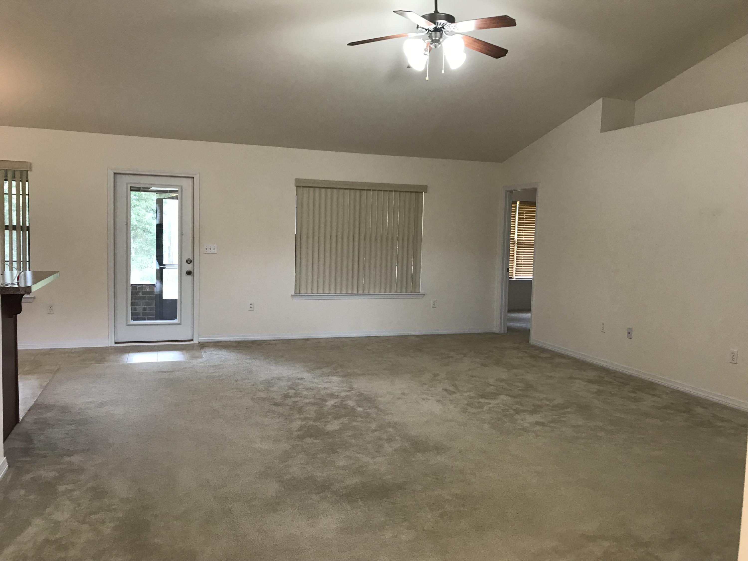 CREETWOOD VILLAGE - Residential Lease