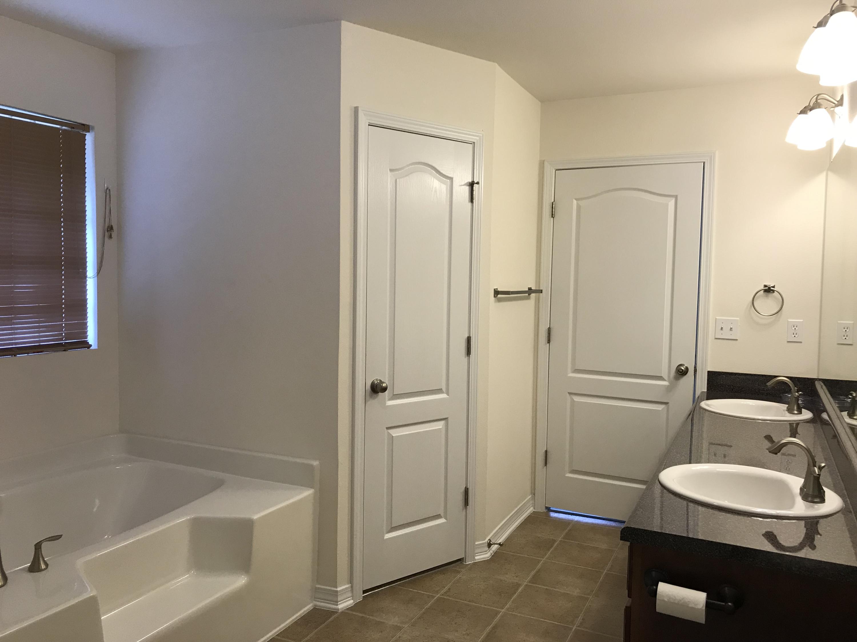 CREETWOOD VILLAGE - Residential Lease