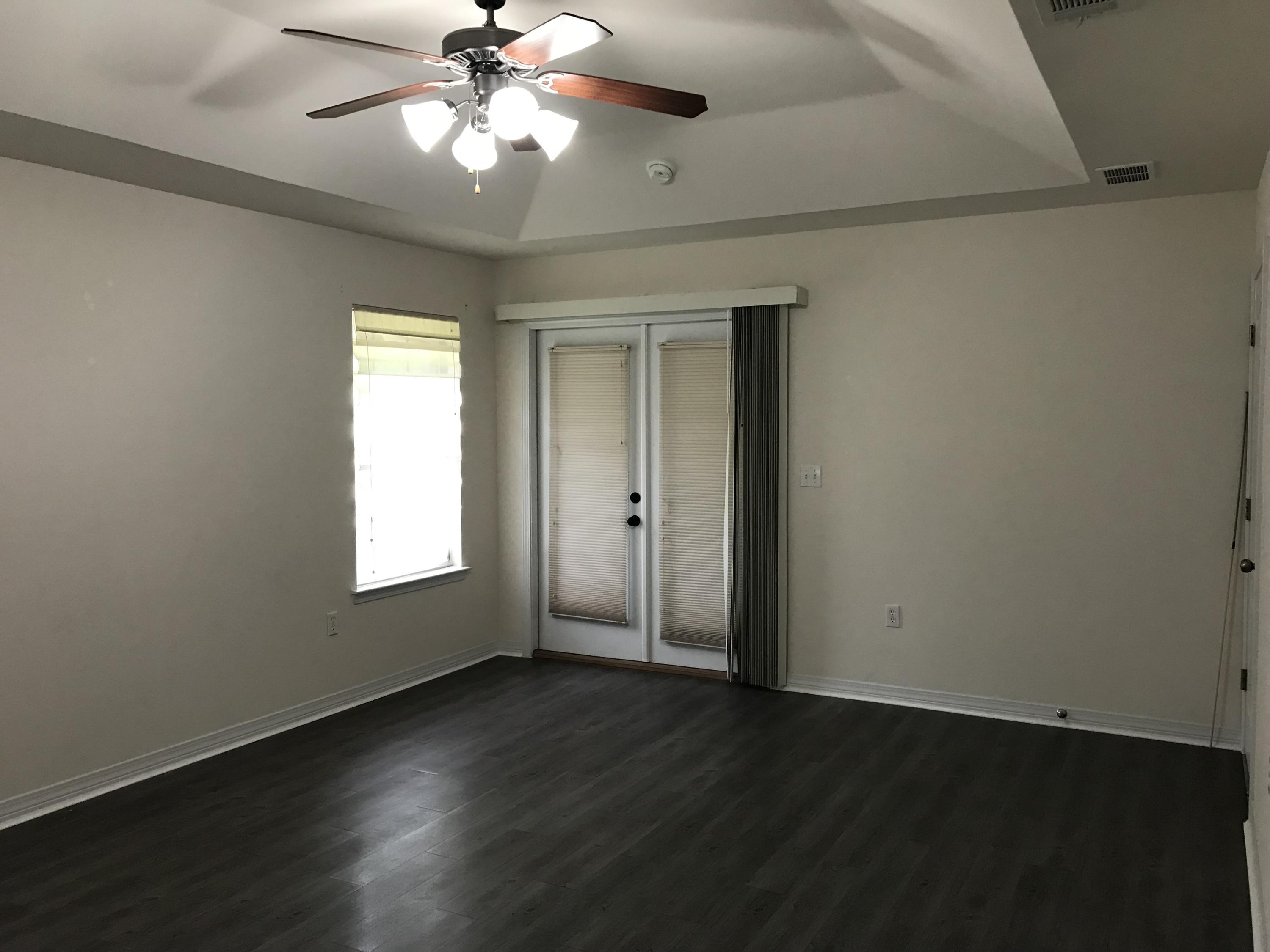 CREETWOOD VILLAGE - Residential Lease