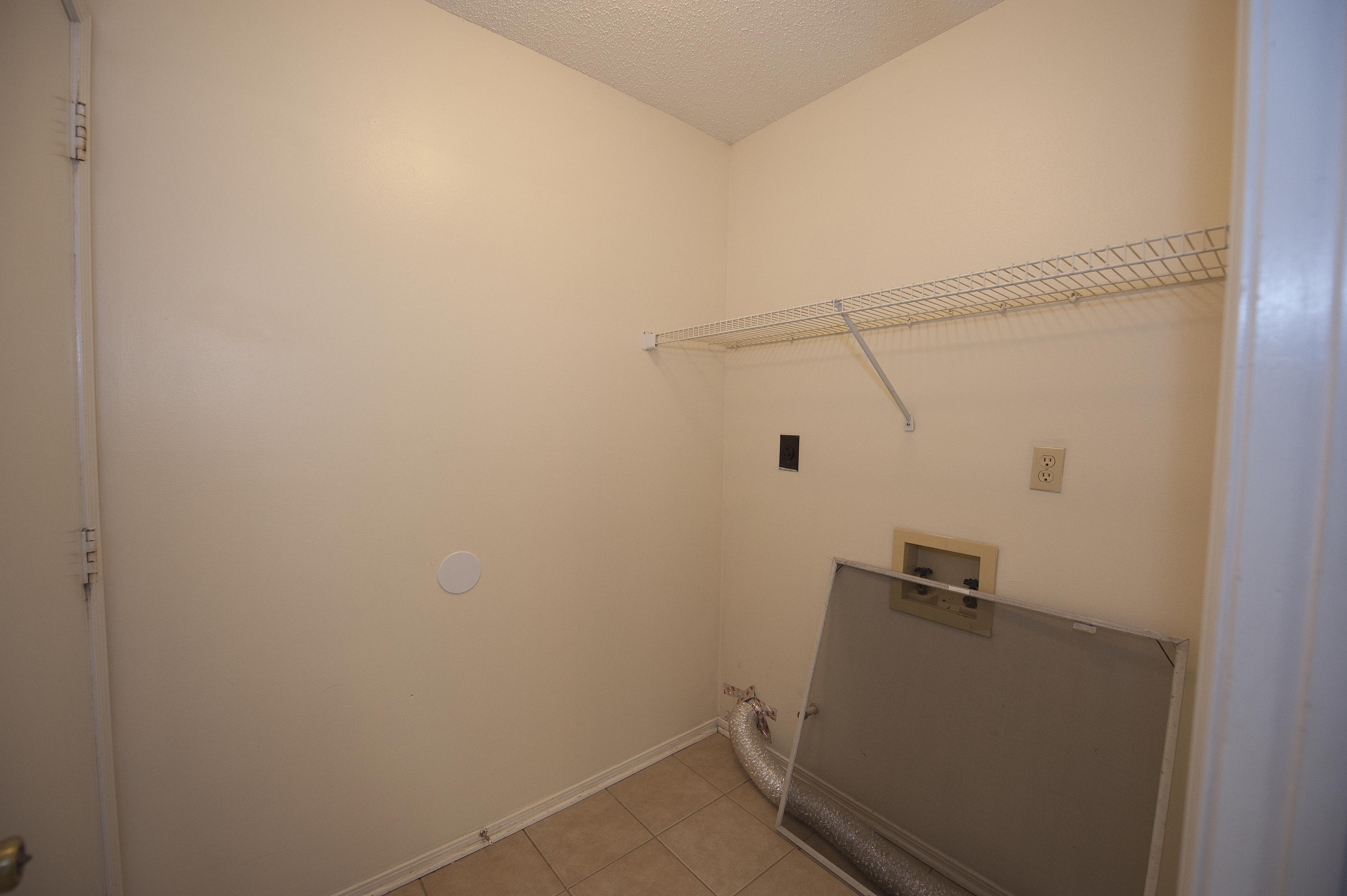 COLLEGE OAKS - Residential