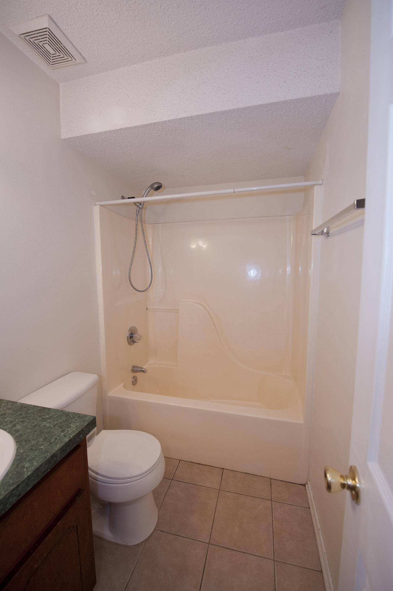 COLLEGE OAKS - Residential