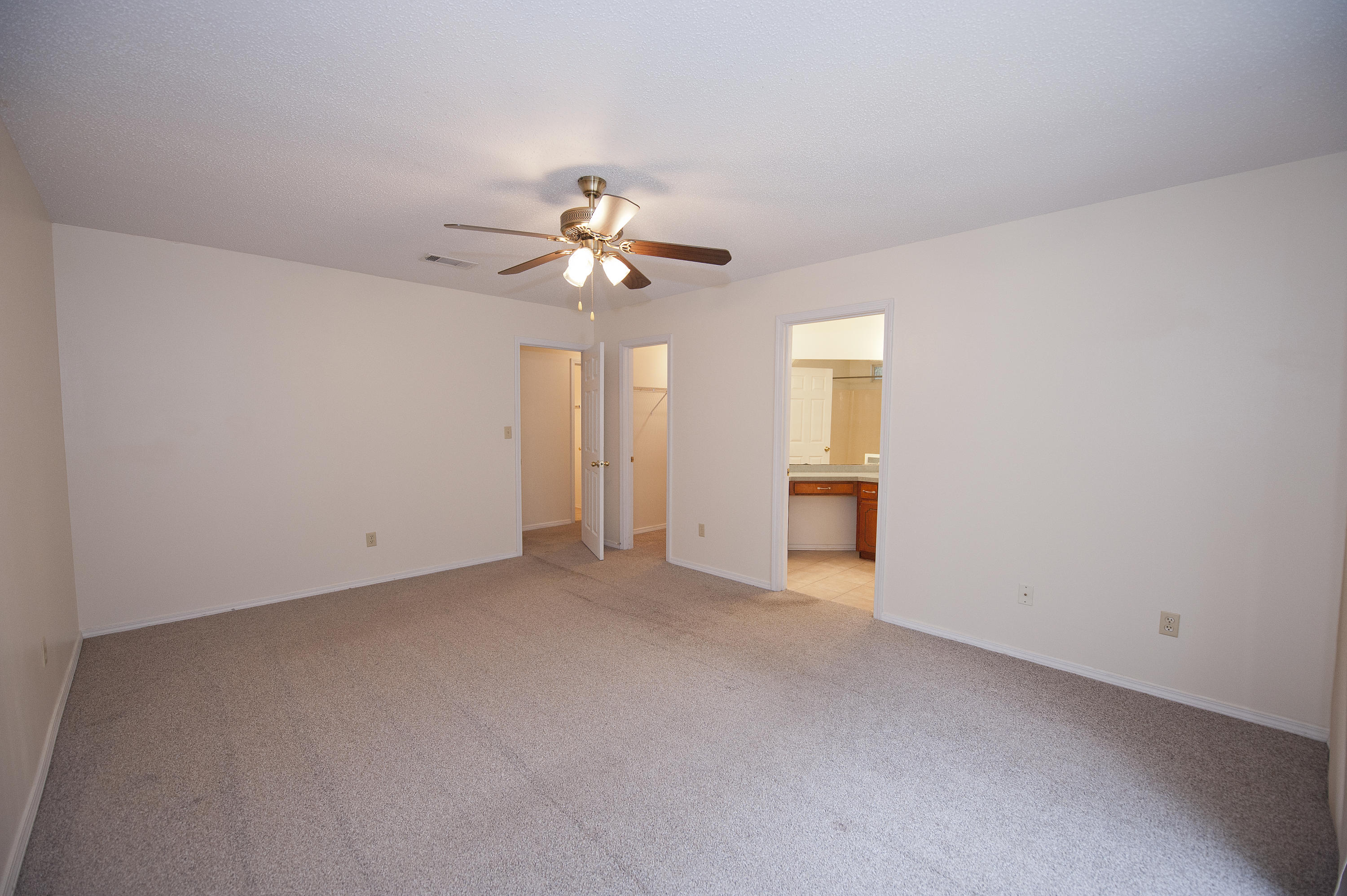 COLLEGE OAKS - Residential