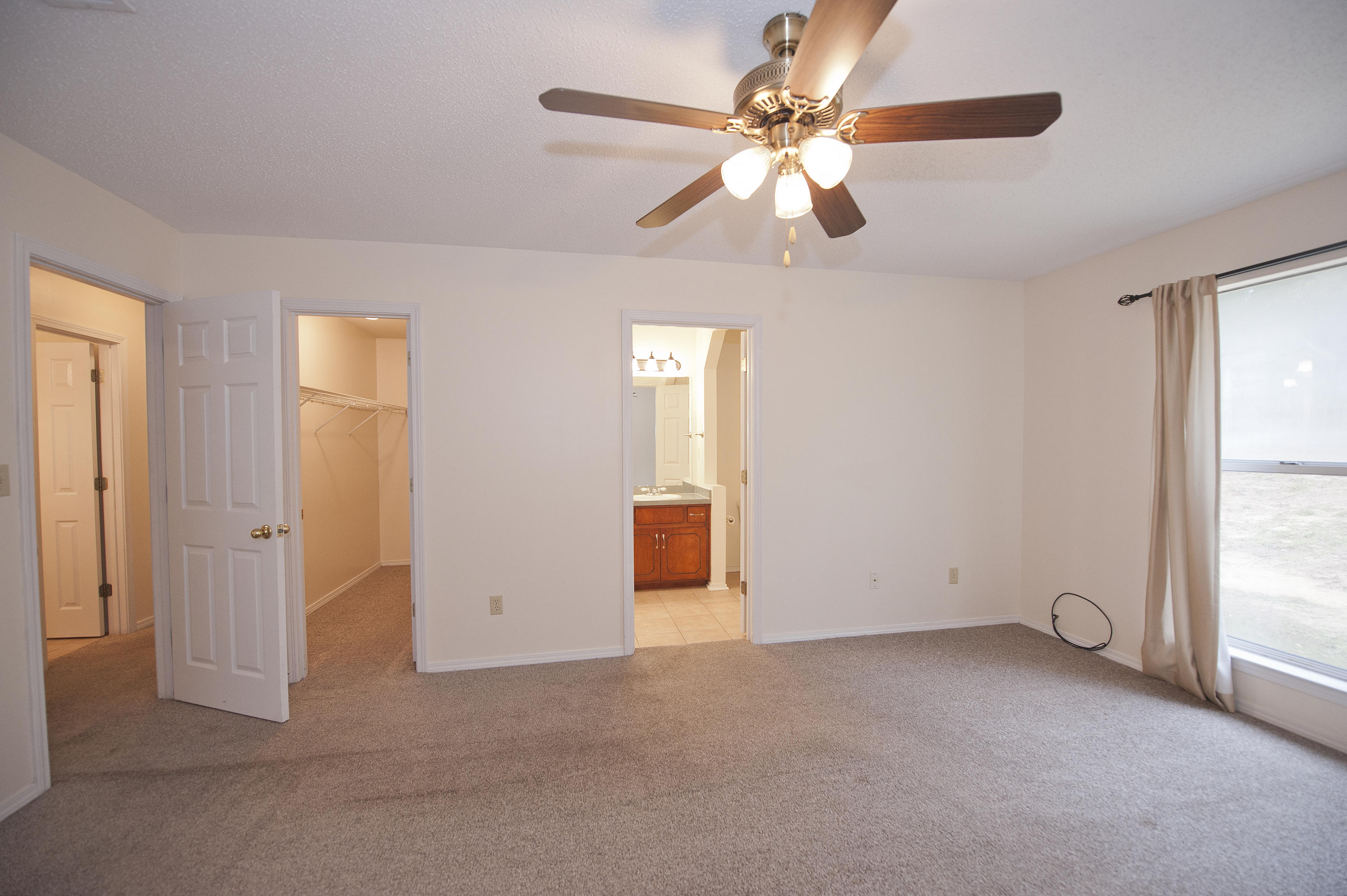 COLLEGE OAKS - Residential