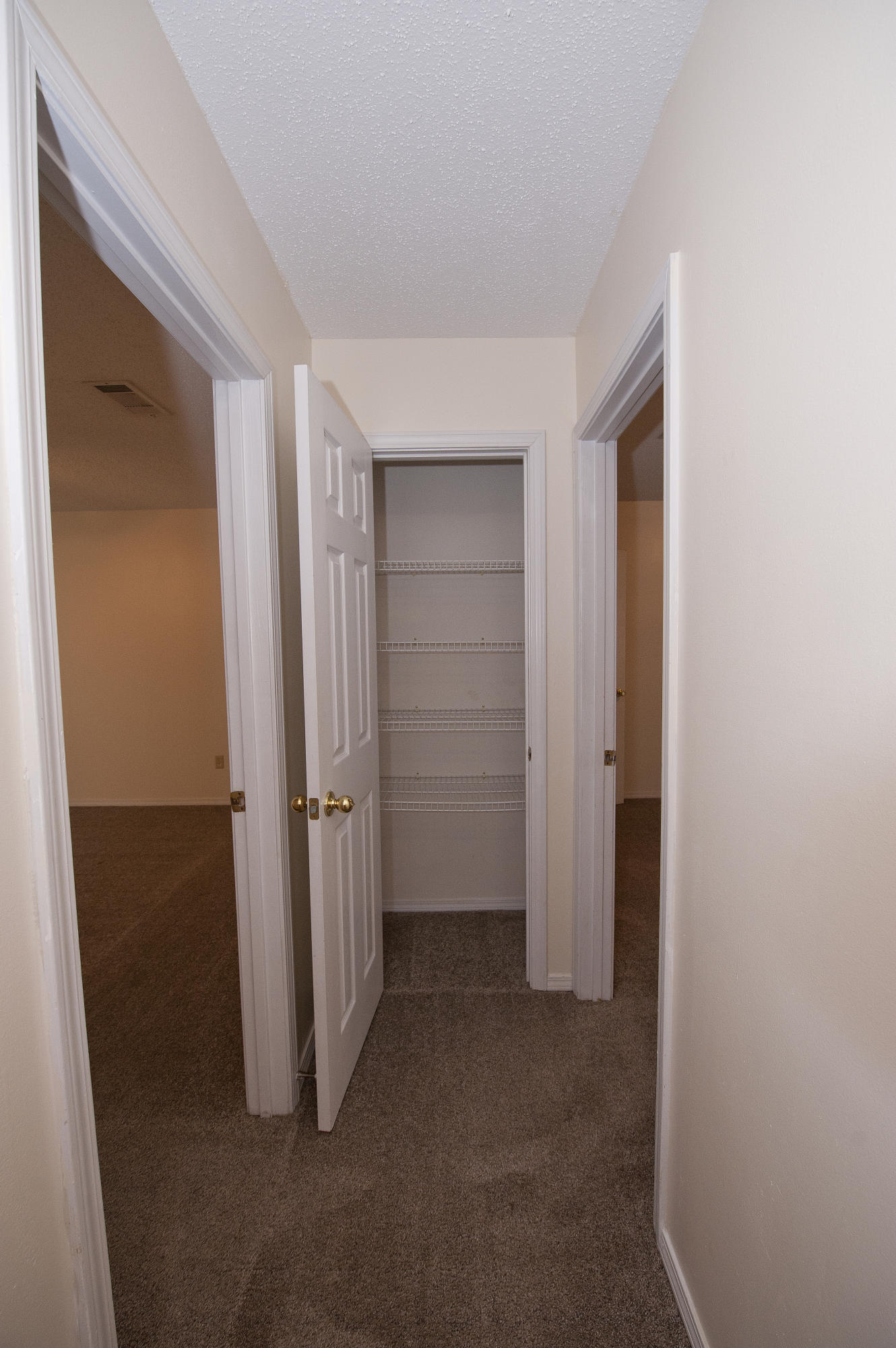 COLLEGE OAKS - Residential