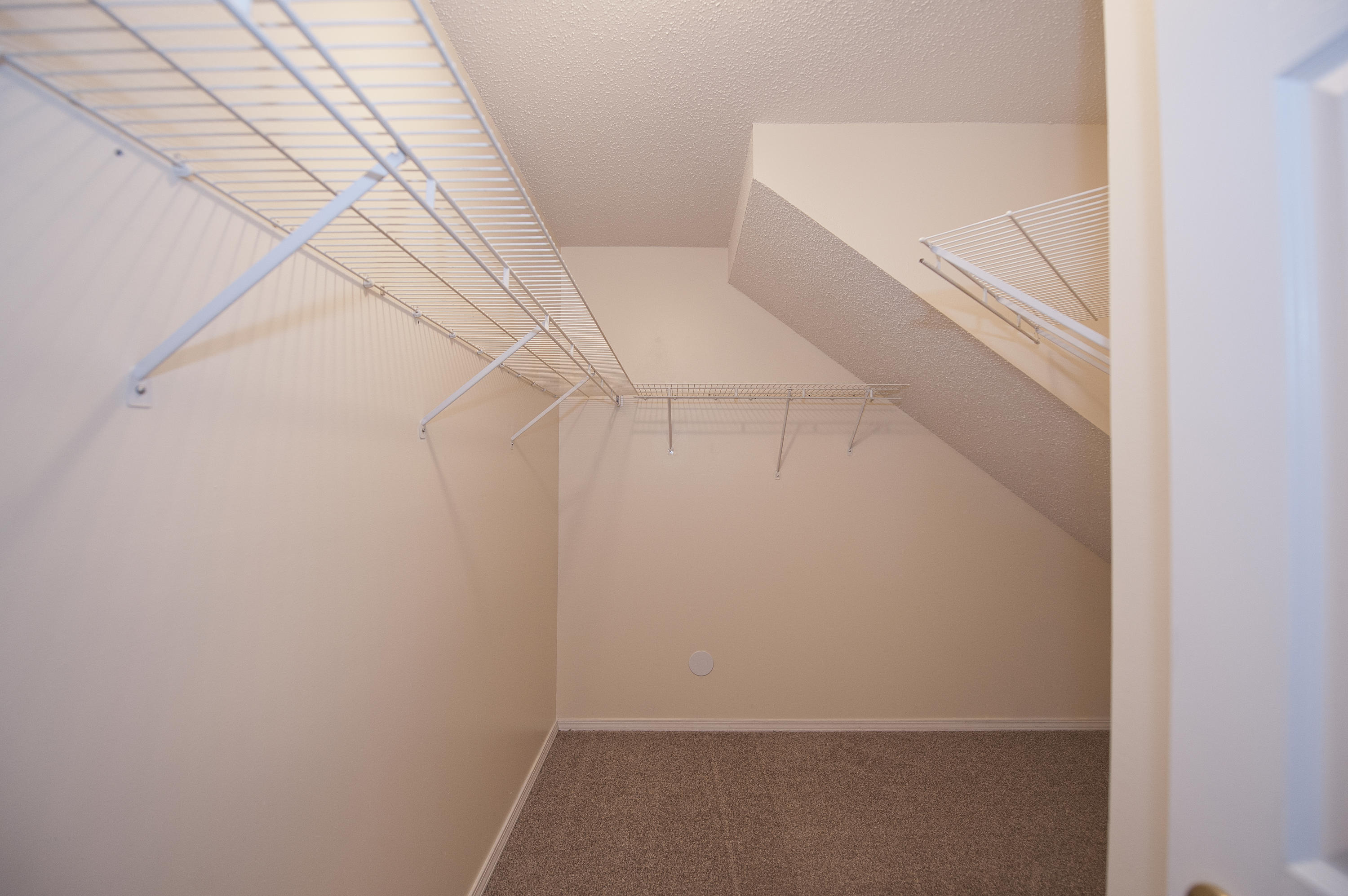 COLLEGE OAKS - Residential