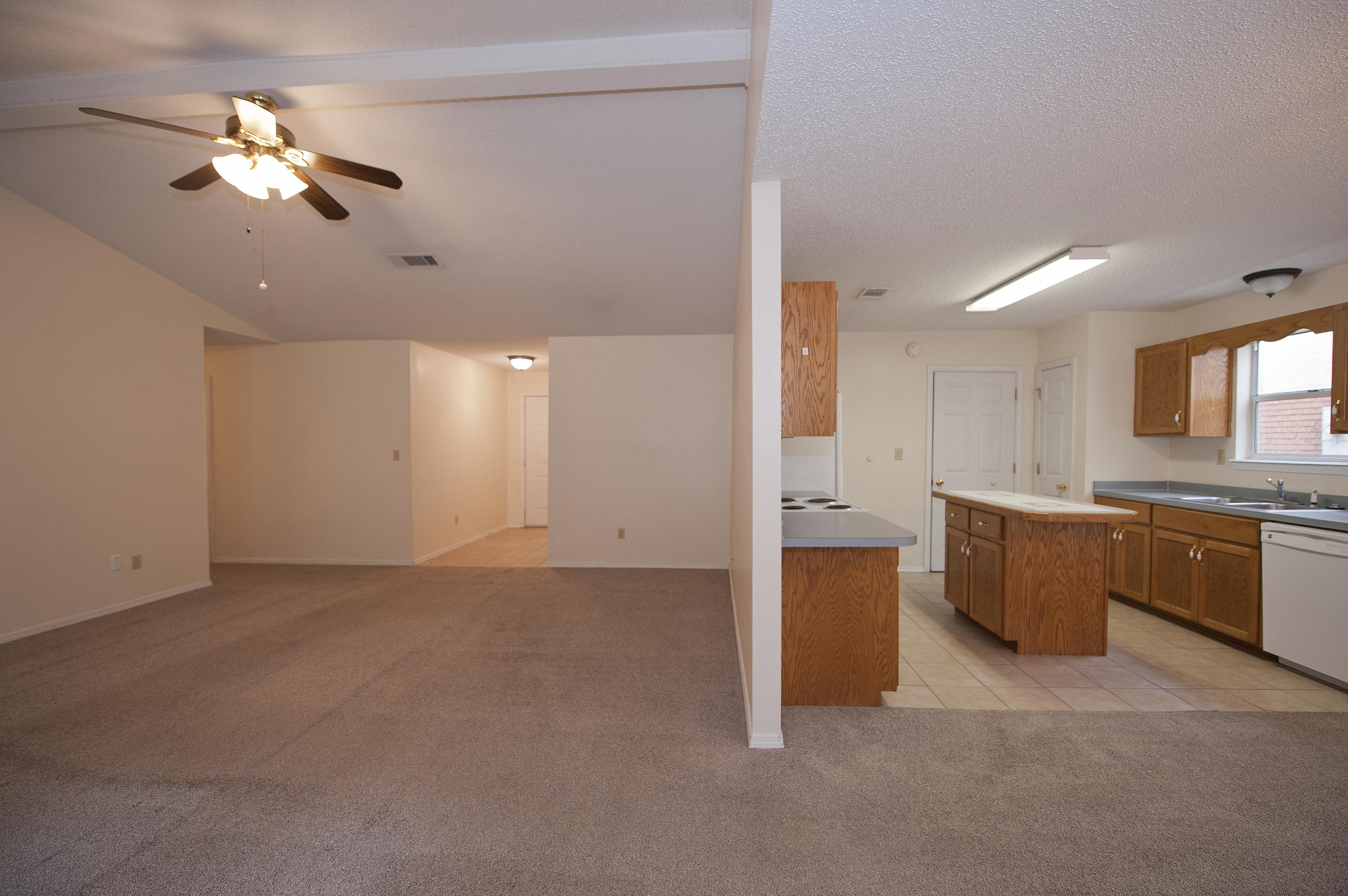 COLLEGE OAKS - Residential