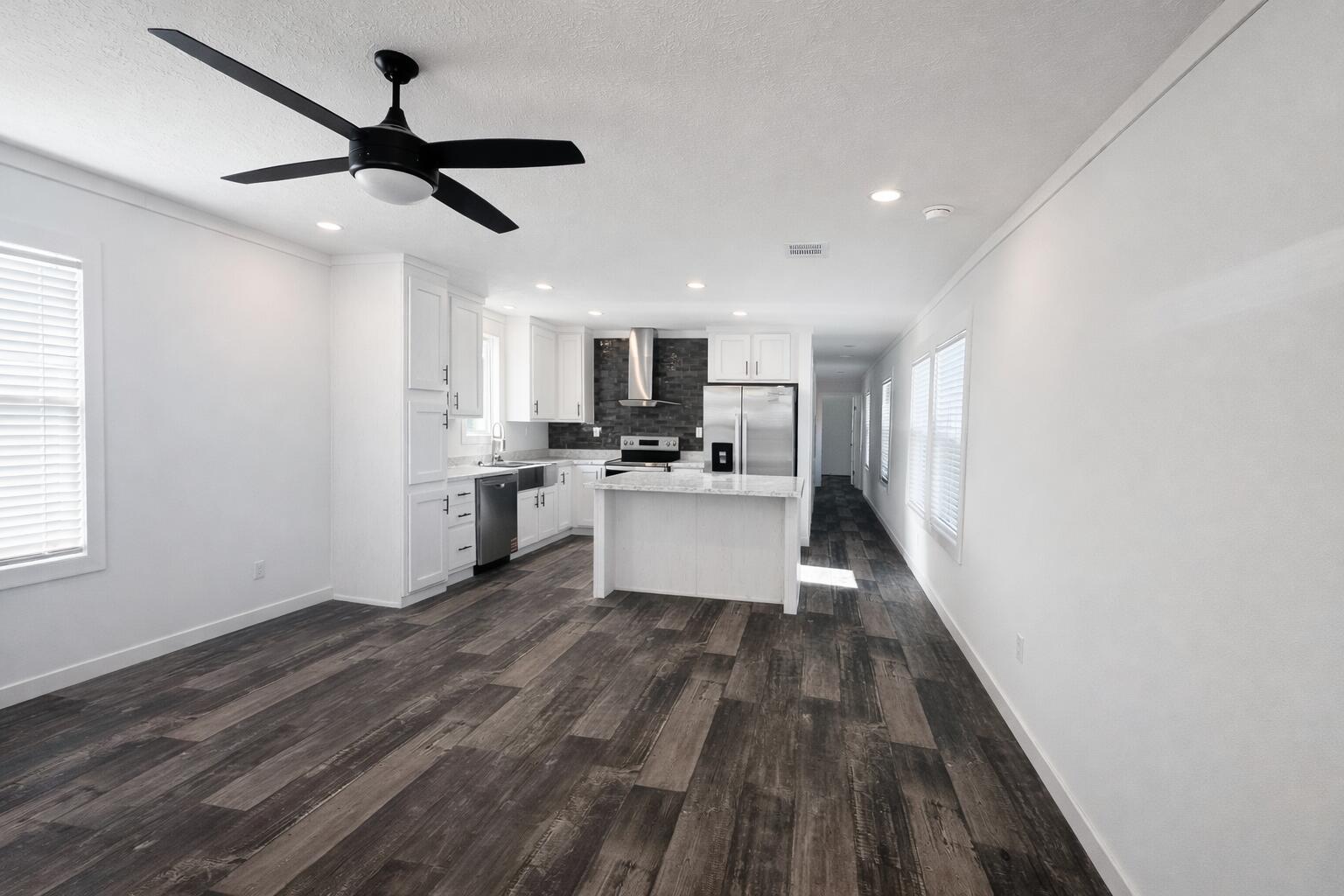 OAKWOOD LAKES ESTATES - Residential Lease