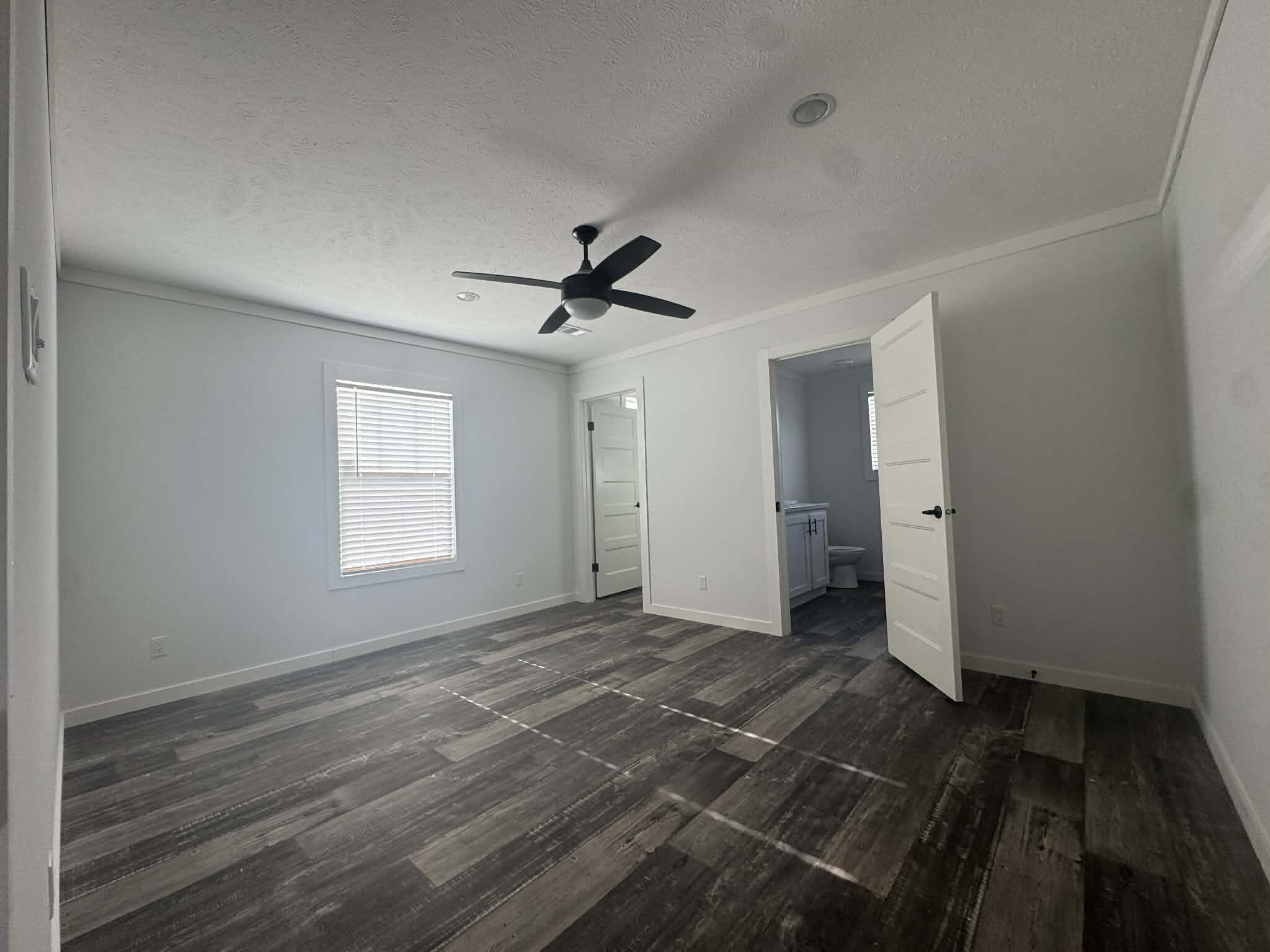 OAKWOOD LAKES ESTATES - Residential Lease