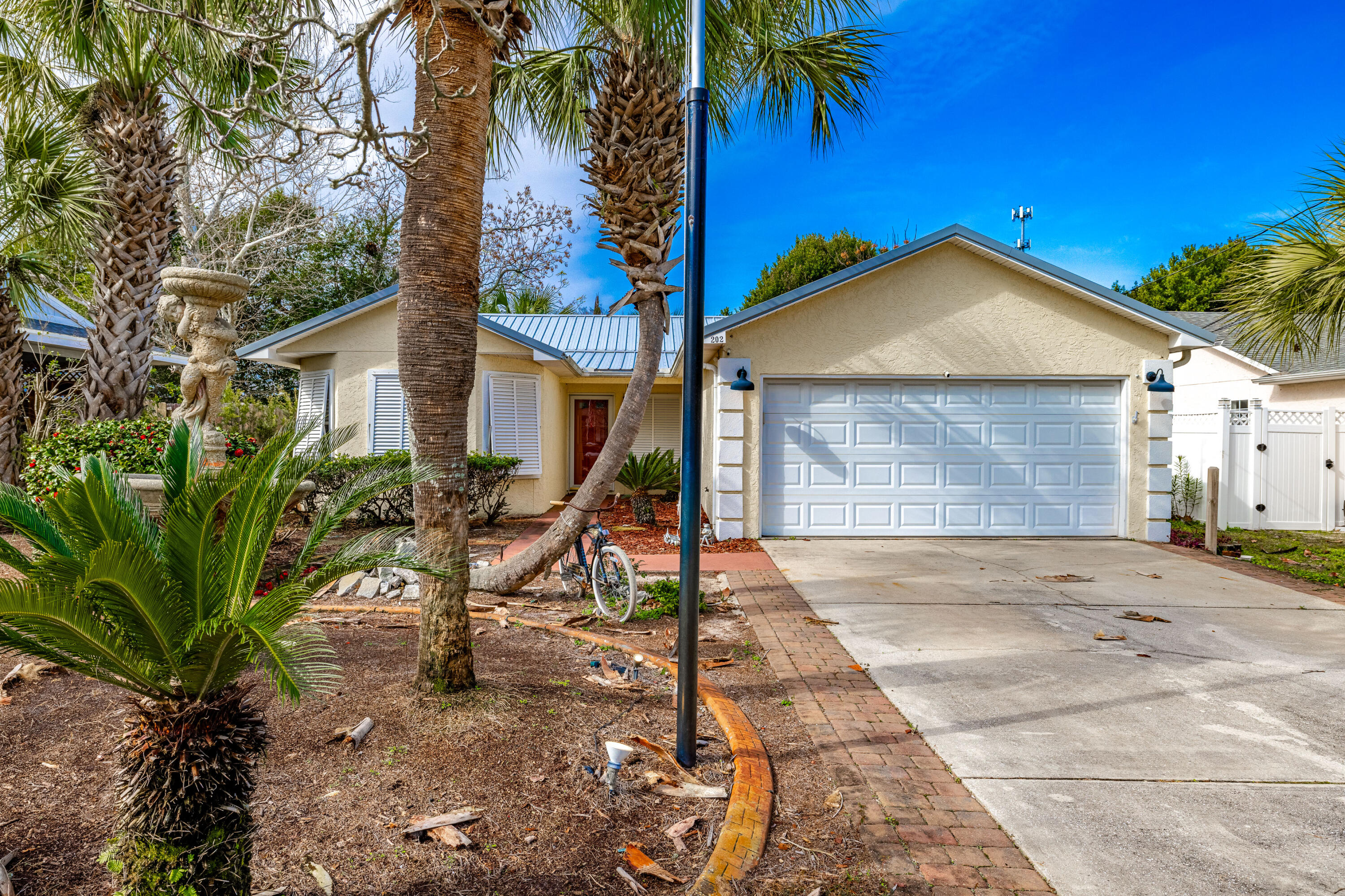 EL CENTRO BEACH - Residential