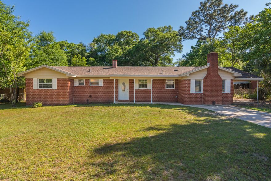 Welcome Home!4 bedroom 2 bath home located minutes from Eglin Air Force Base. New Roof, New Water Heater and New Air Conditioner. Updated Kitchen with Stainless Steel Appliances and Breakfast Bar. Screened in Porch.