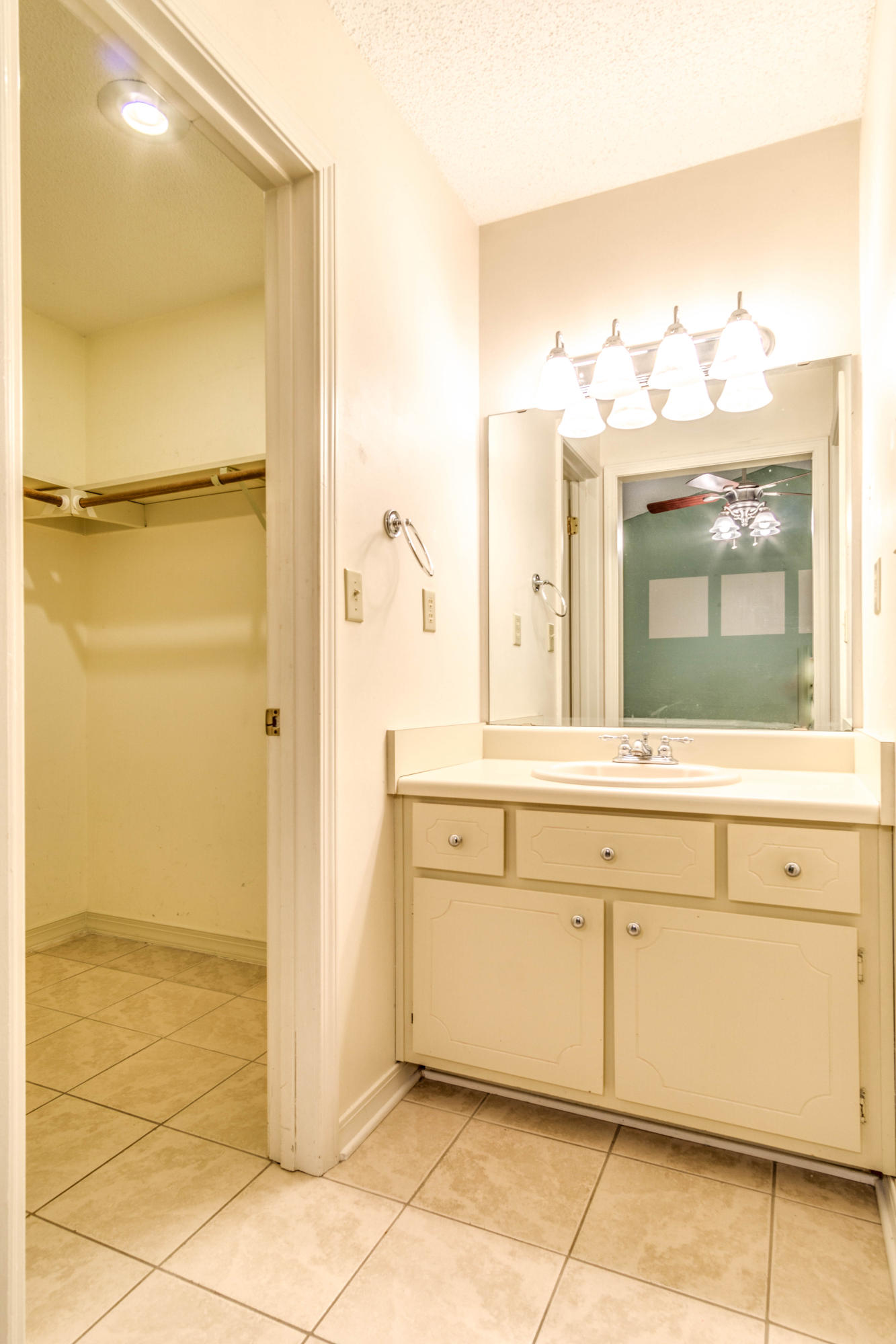 NORTHVIEW ESTATES 4TH ADDN - Residential