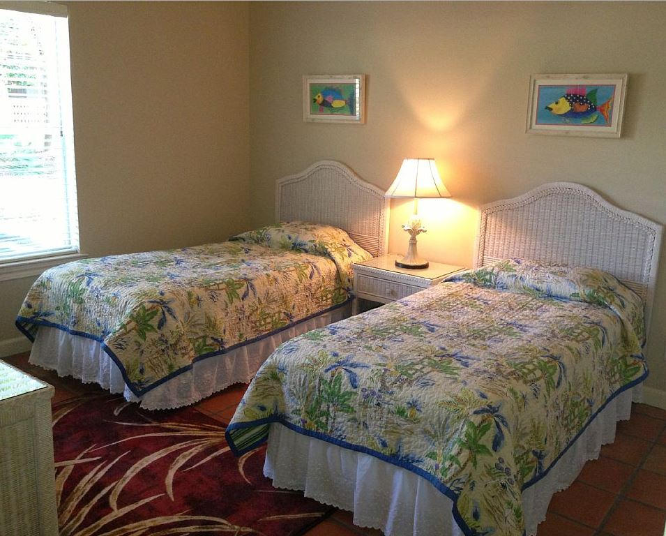 HIDDEN DUNES BEACH VILLAS - Residential