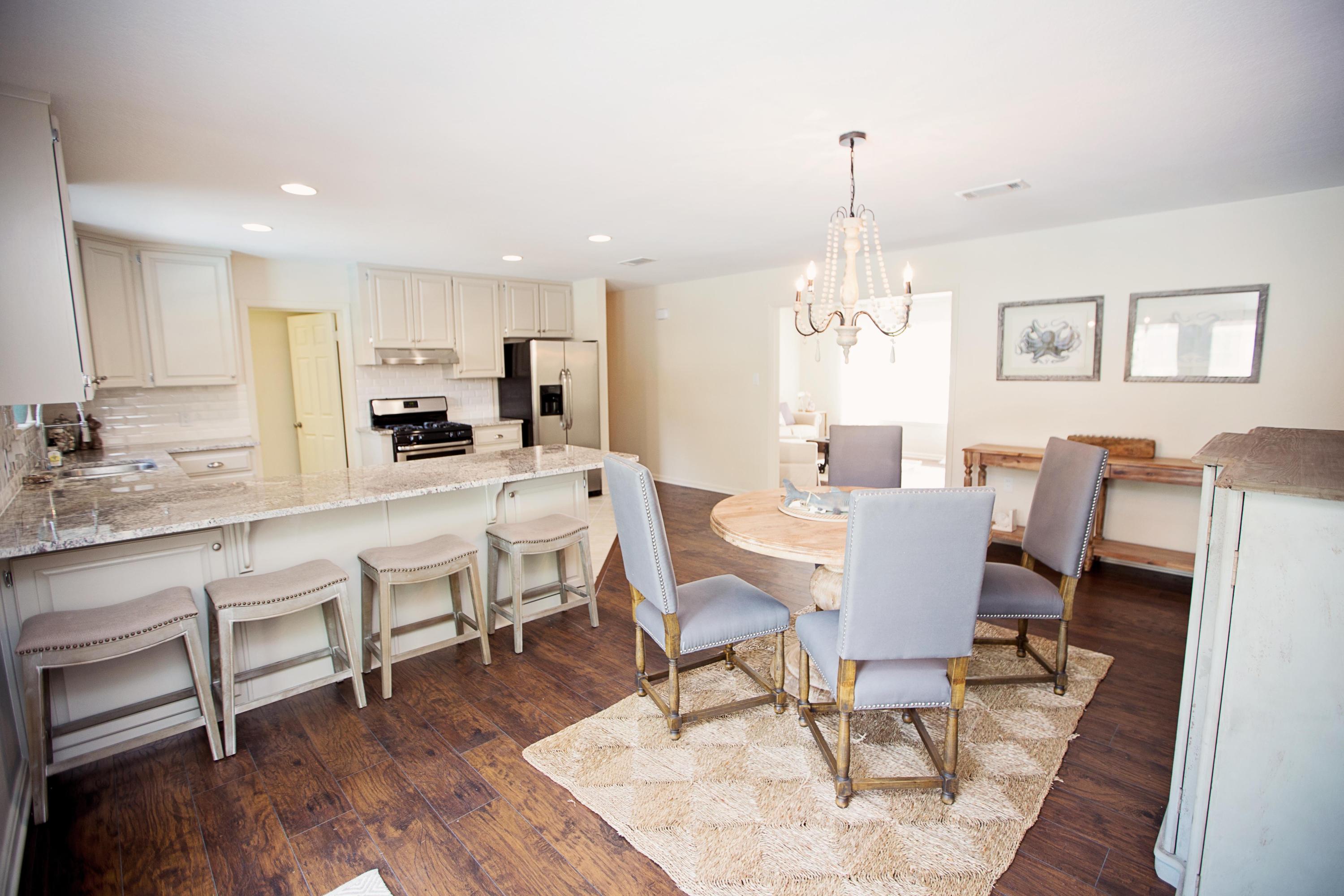 COMMODORE PLACE - Residential