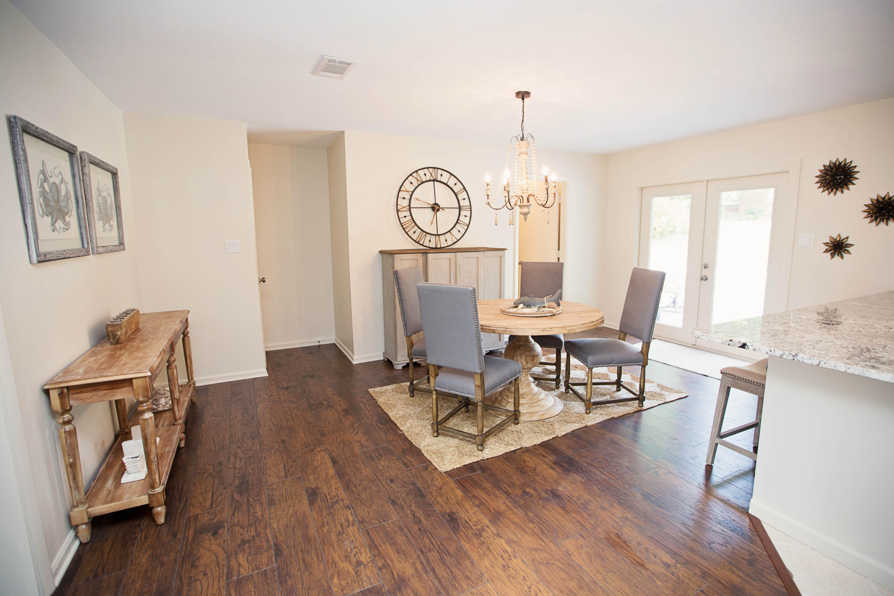 COMMODORE PLACE - Residential