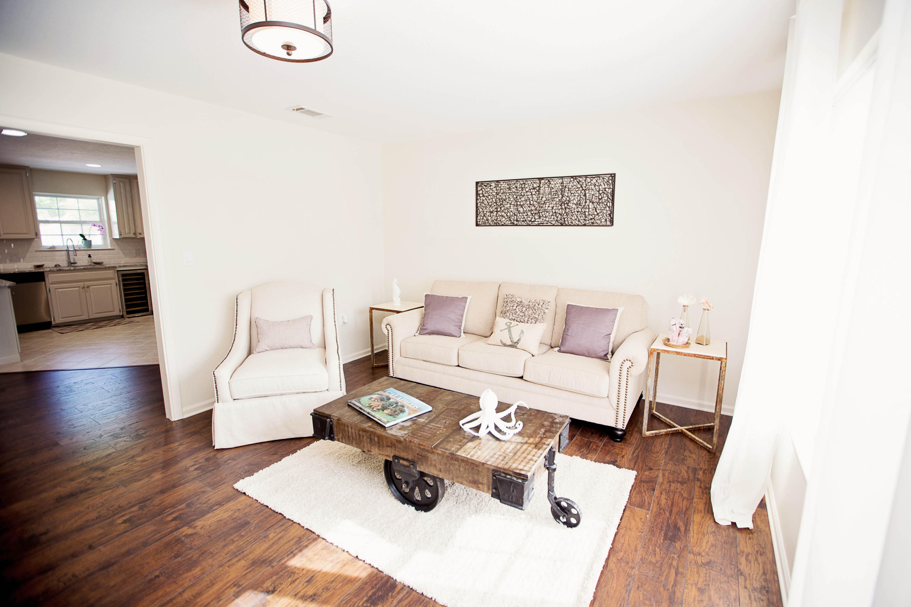 COMMODORE PLACE - Residential