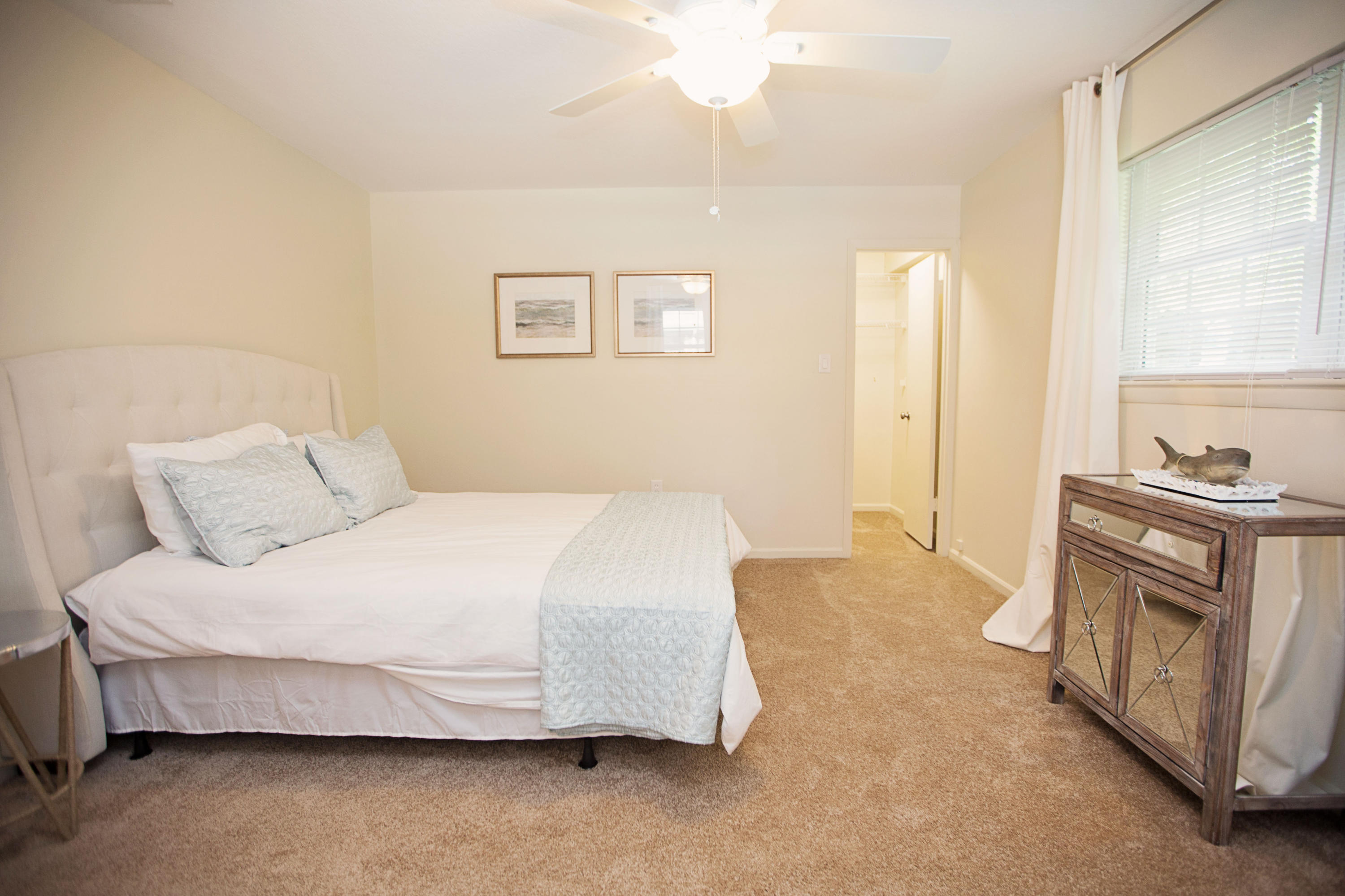 COMMODORE PLACE - Residential