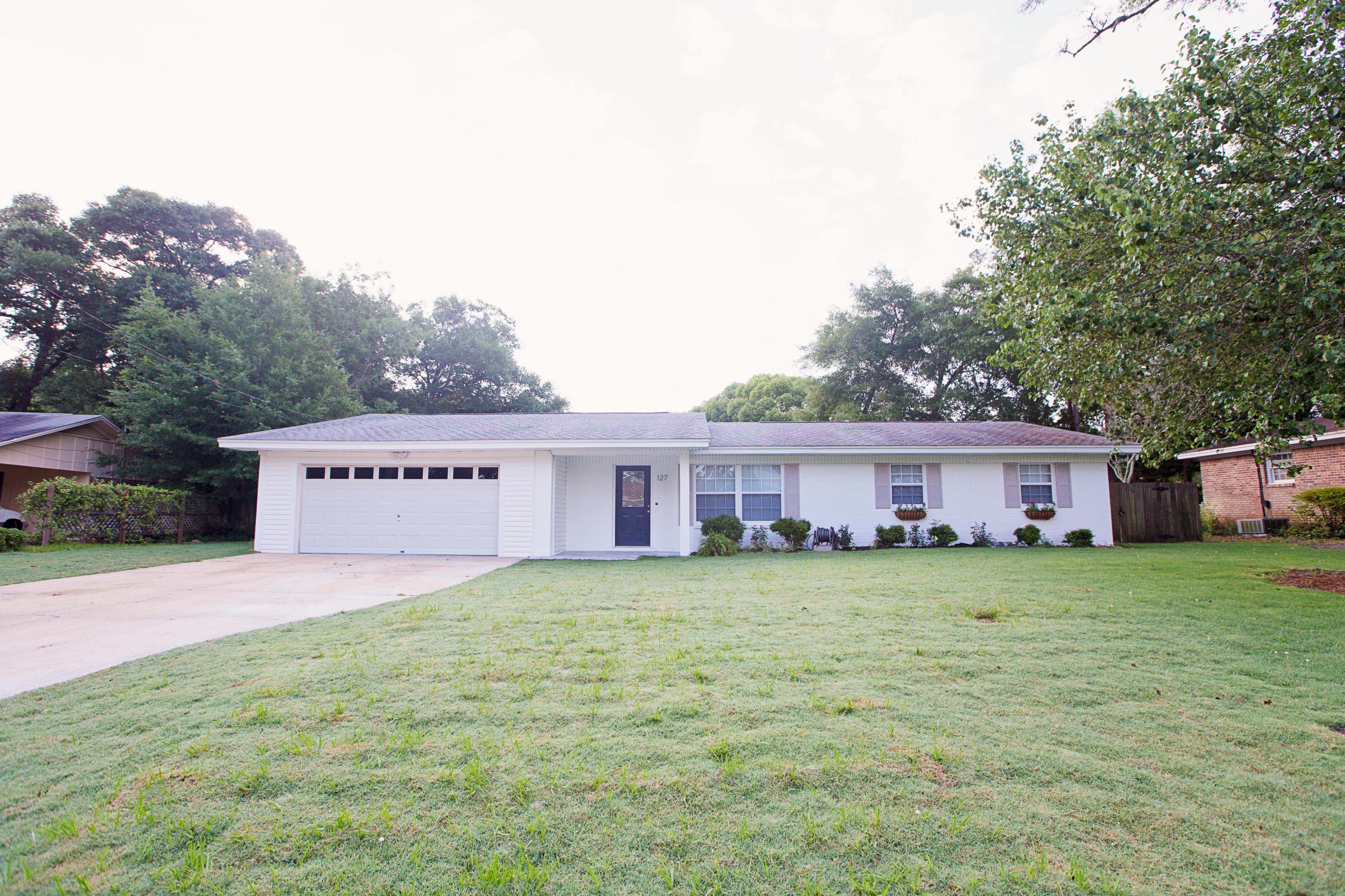 COMMODORE PLACE - Residential