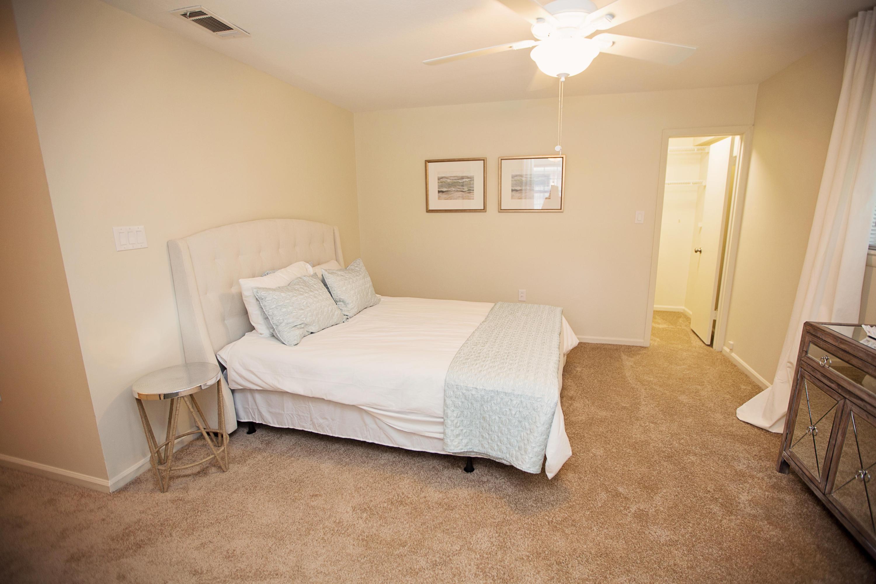 COMMODORE PLACE - Residential