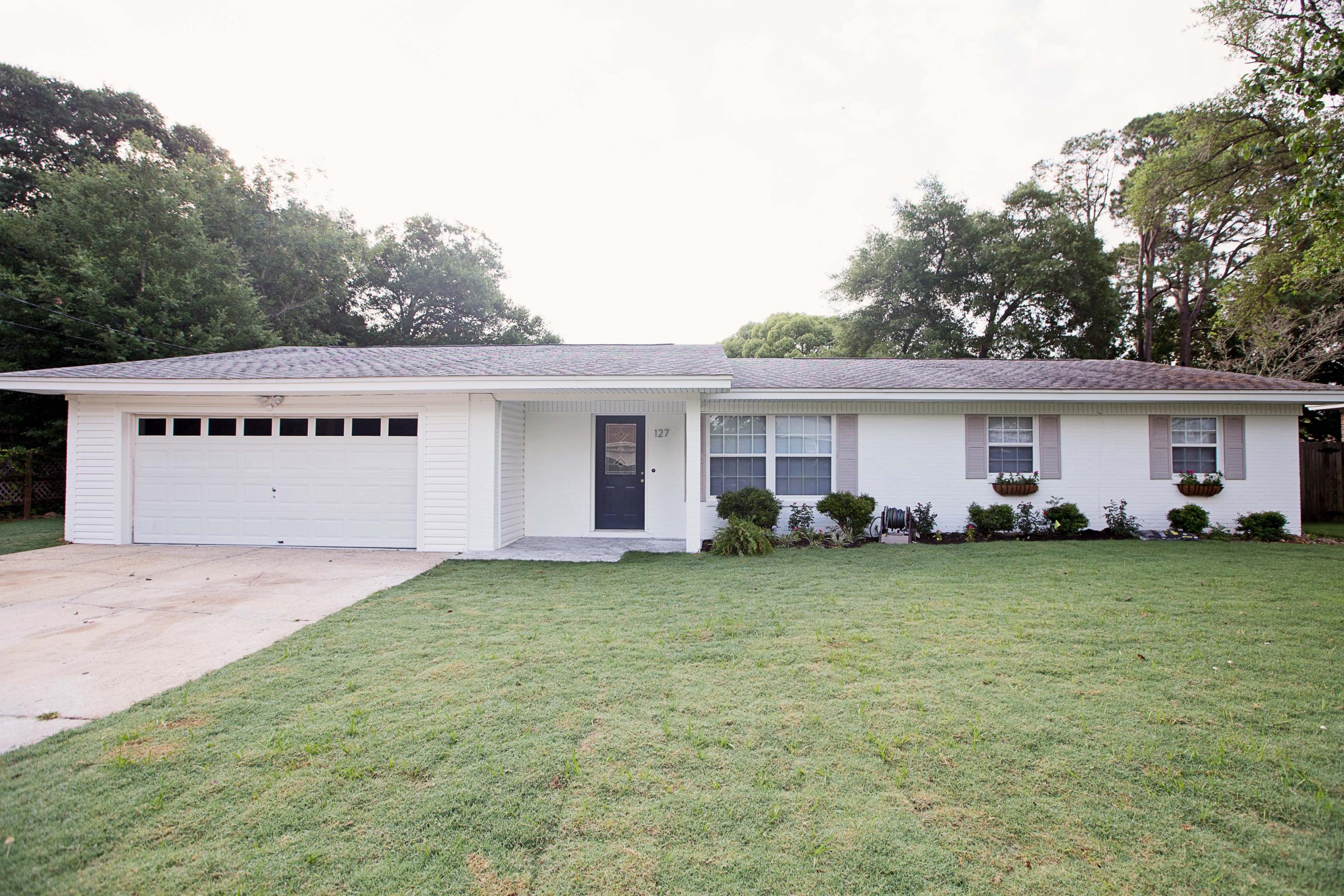 COMMODORE PLACE - Residential