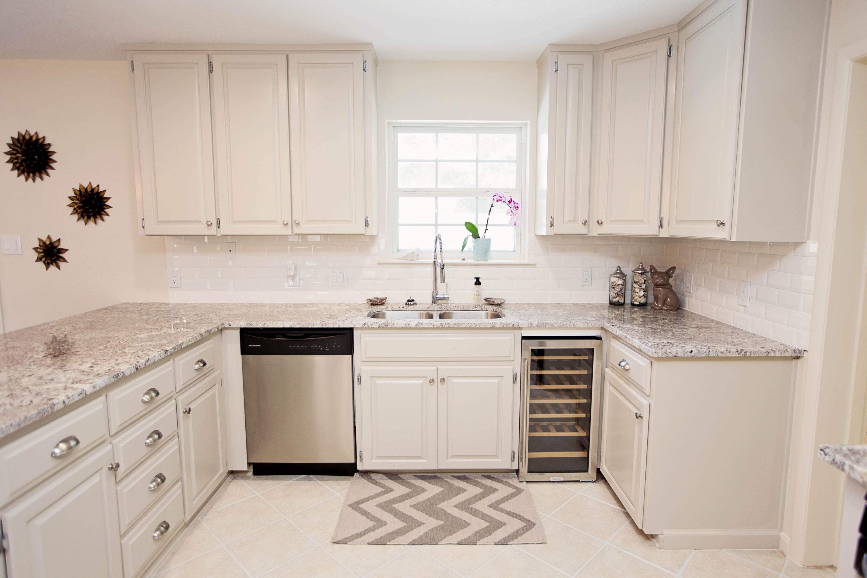 COMMODORE PLACE - Residential