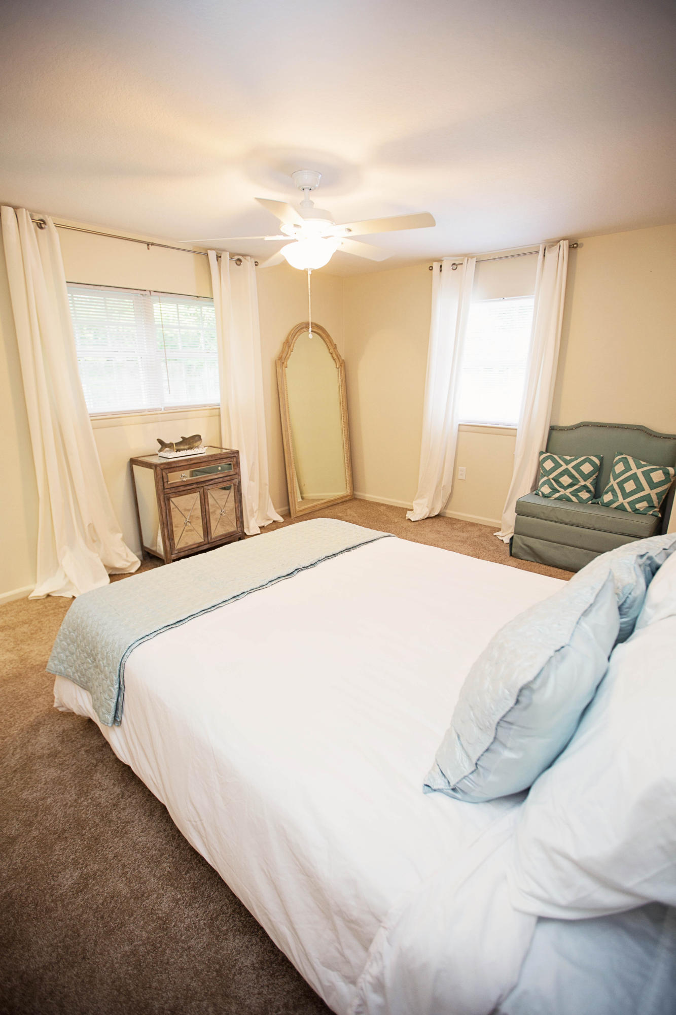 COMMODORE PLACE - Residential