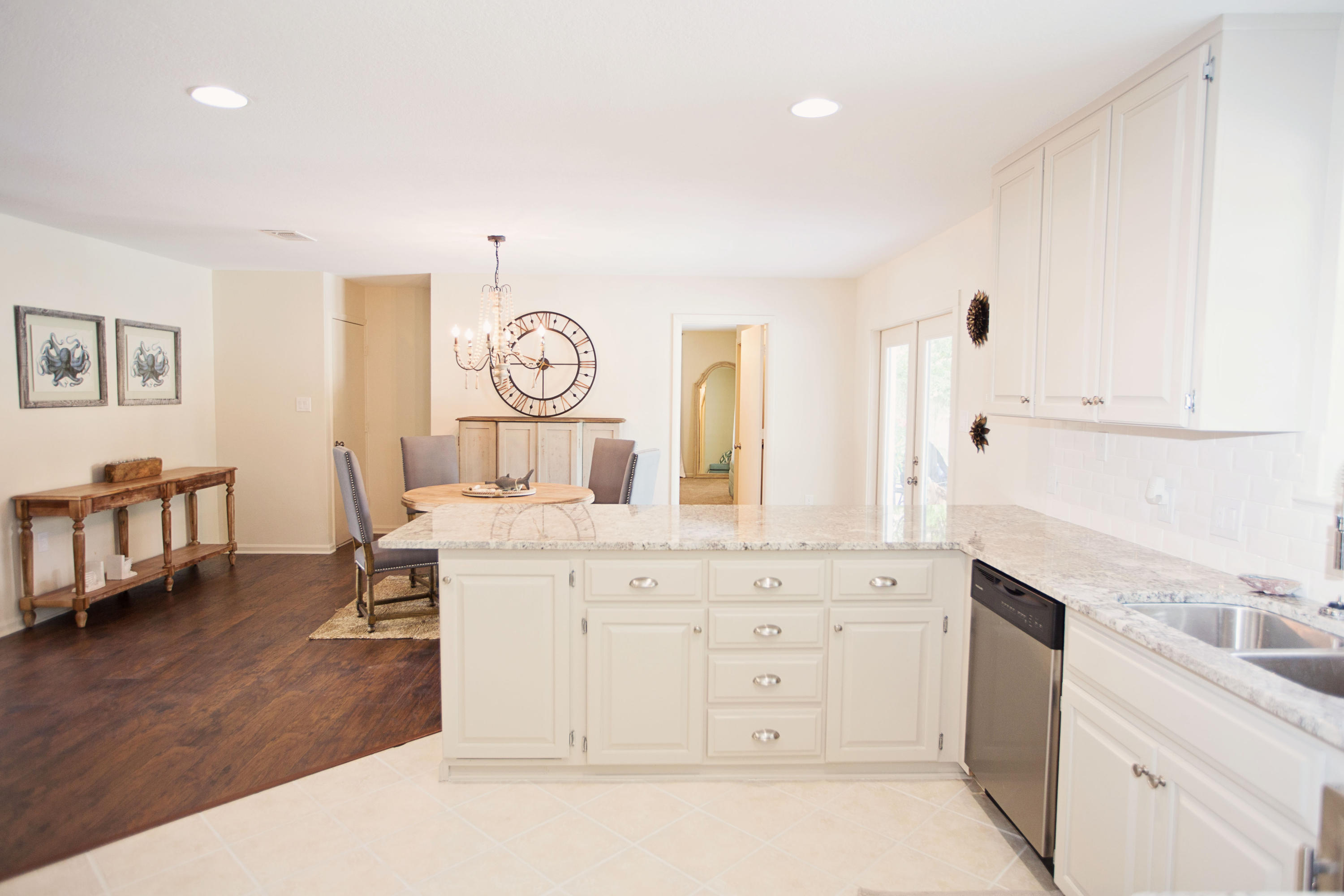 COMMODORE PLACE - Residential