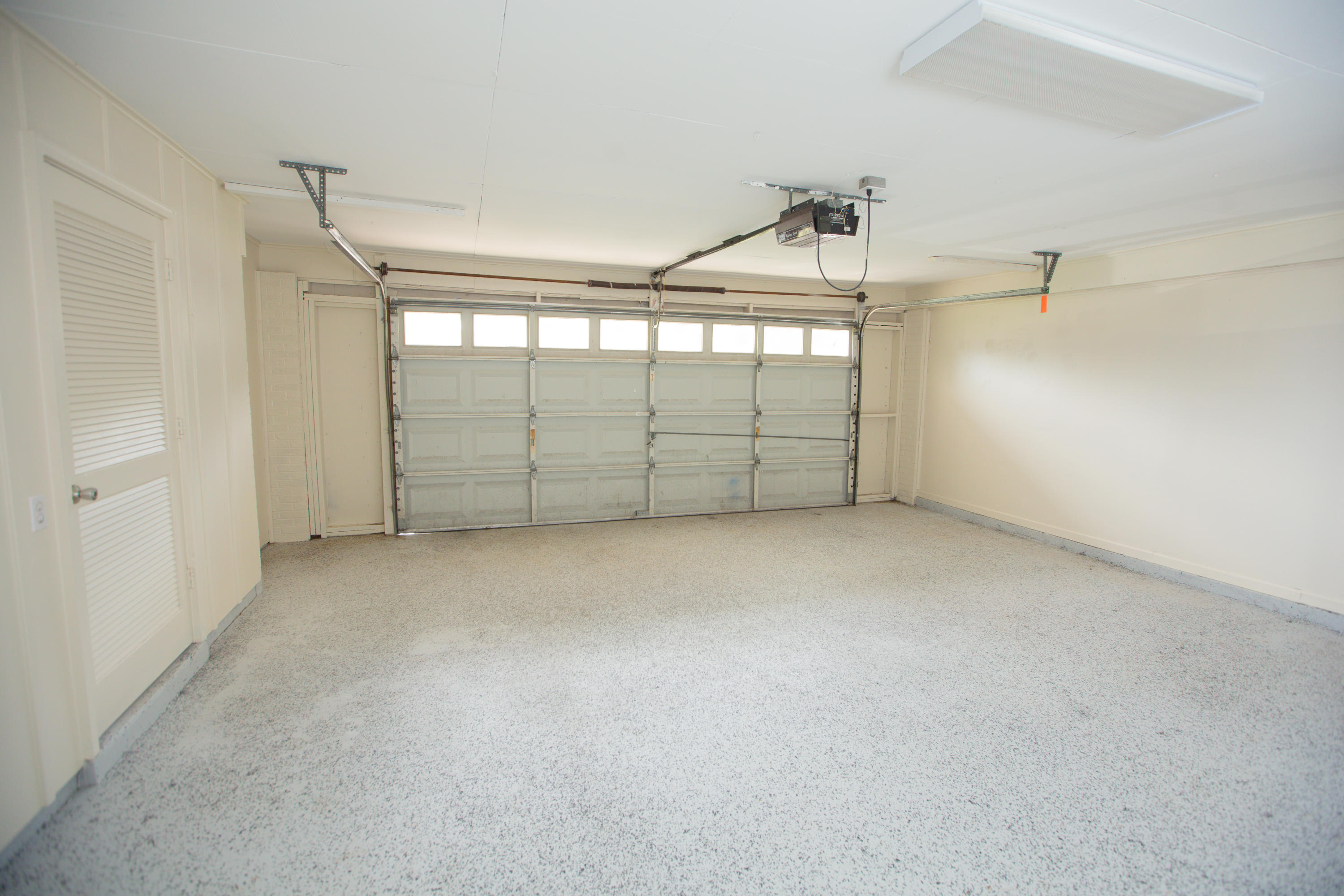 COMMODORE PLACE - Residential