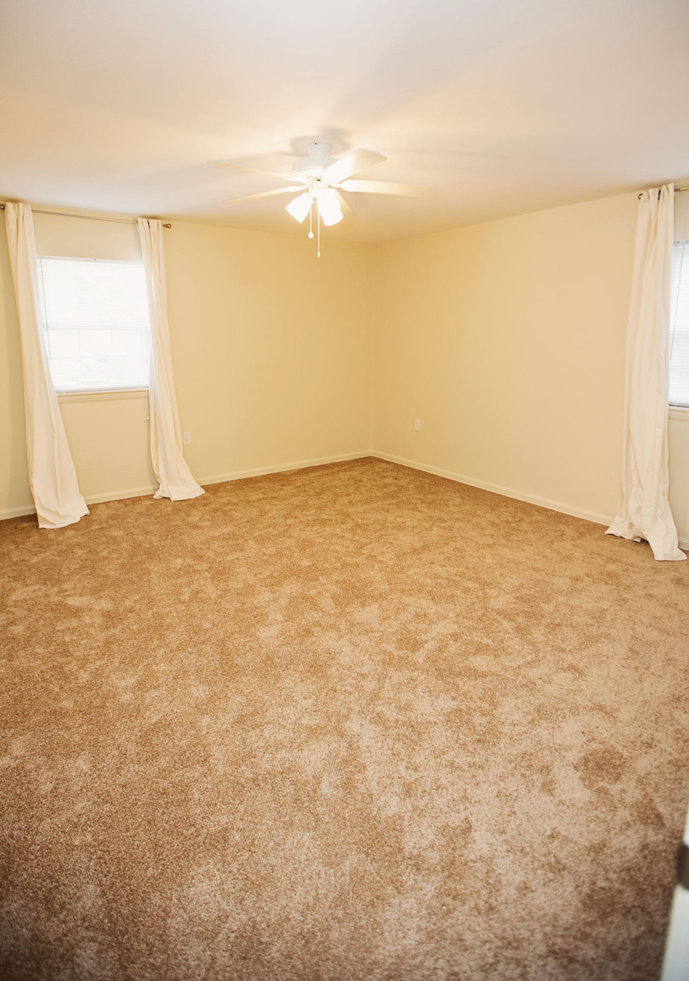 COMMODORE PLACE - Residential