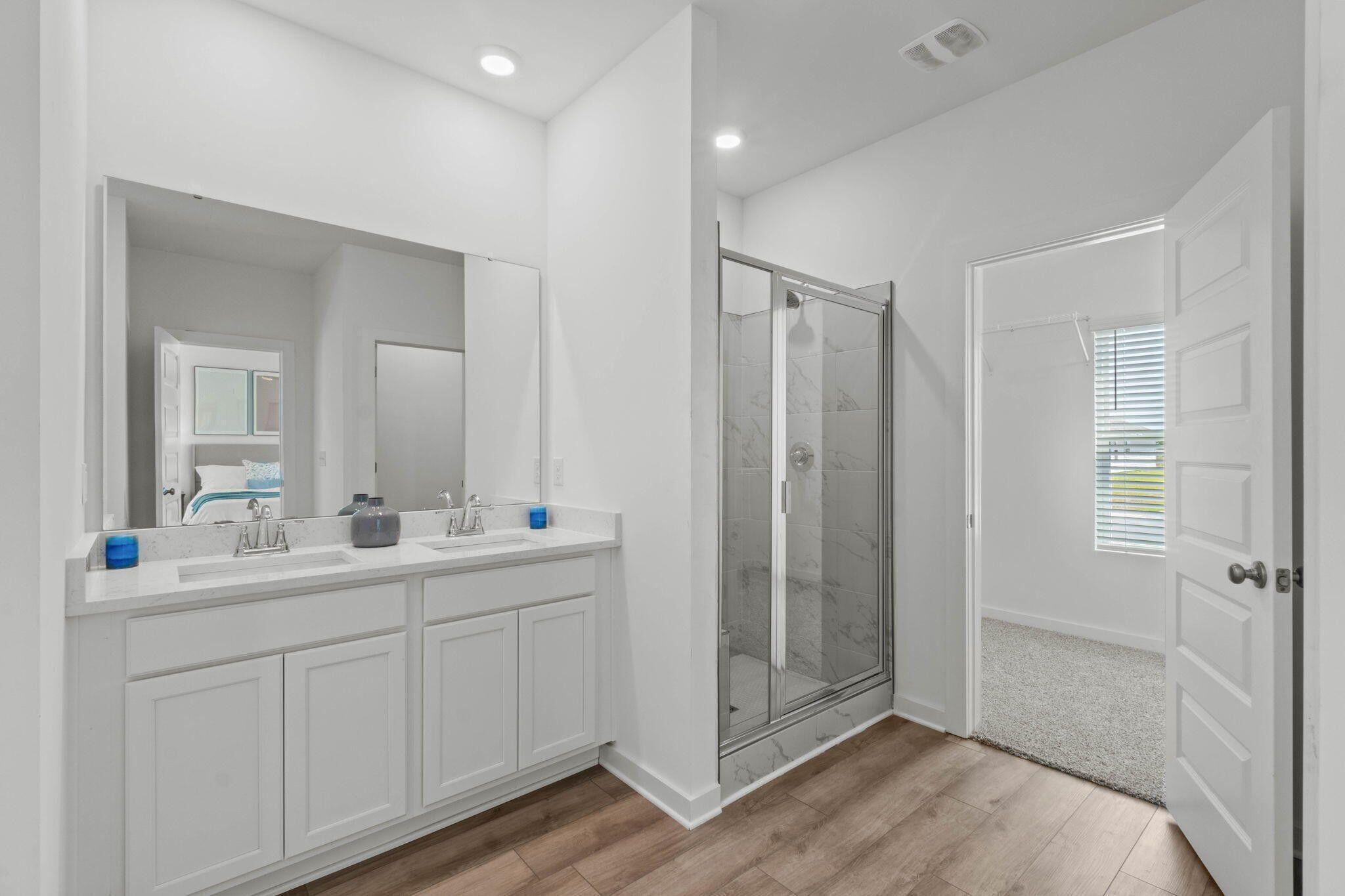 OWL'S HEAD - Residential Lease