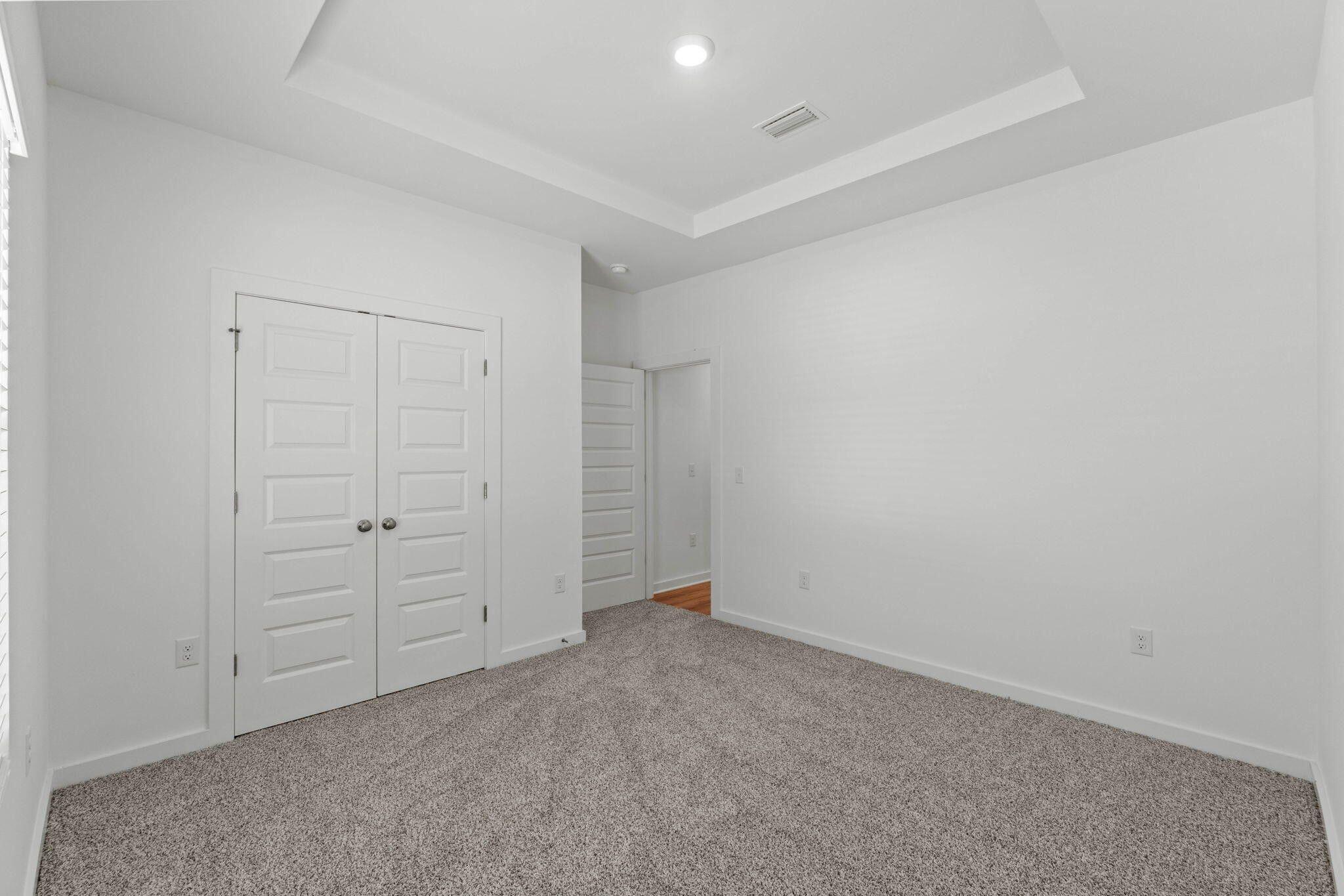 OWL'S HEAD - Residential Lease