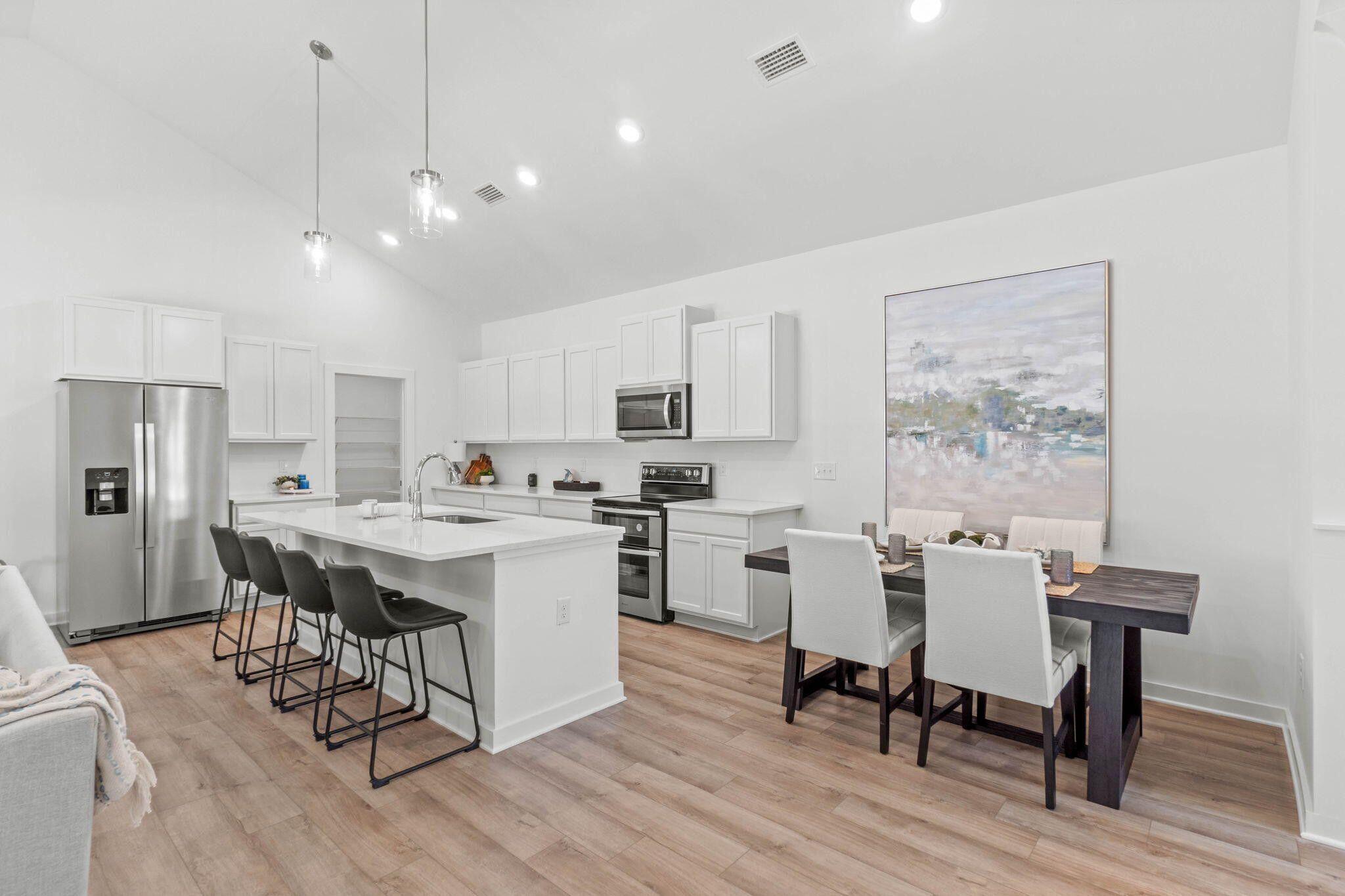 OWL'S HEAD - Residential Lease