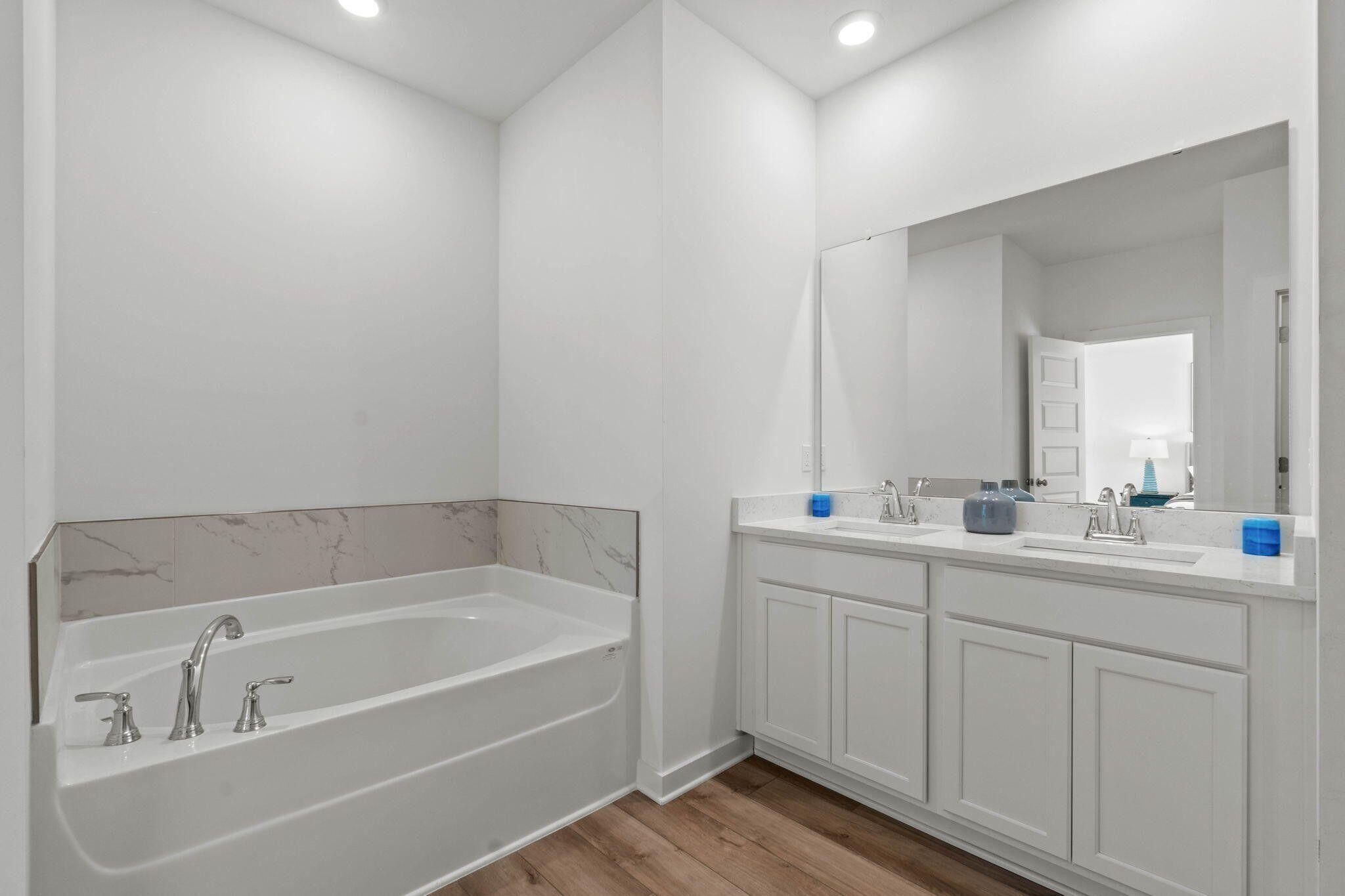 OWL'S HEAD - Residential Lease